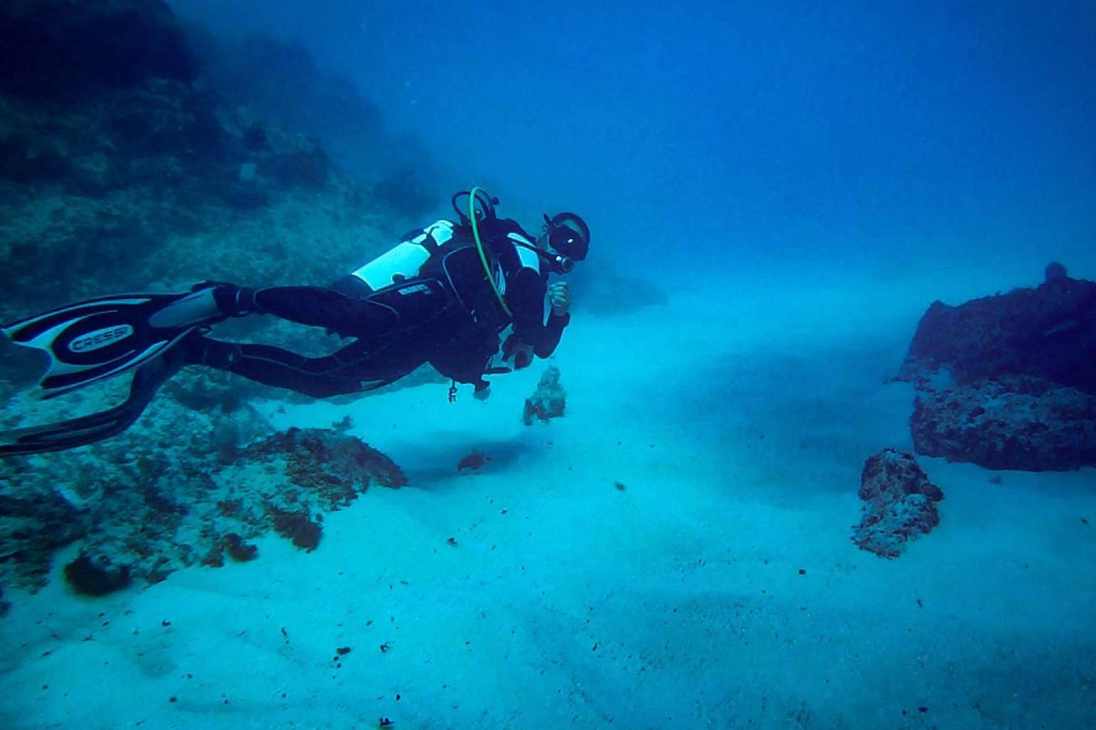 Cursos profesionales de buceo para todos los niveles en Maldivas con la escuela Drop Dive Maldives