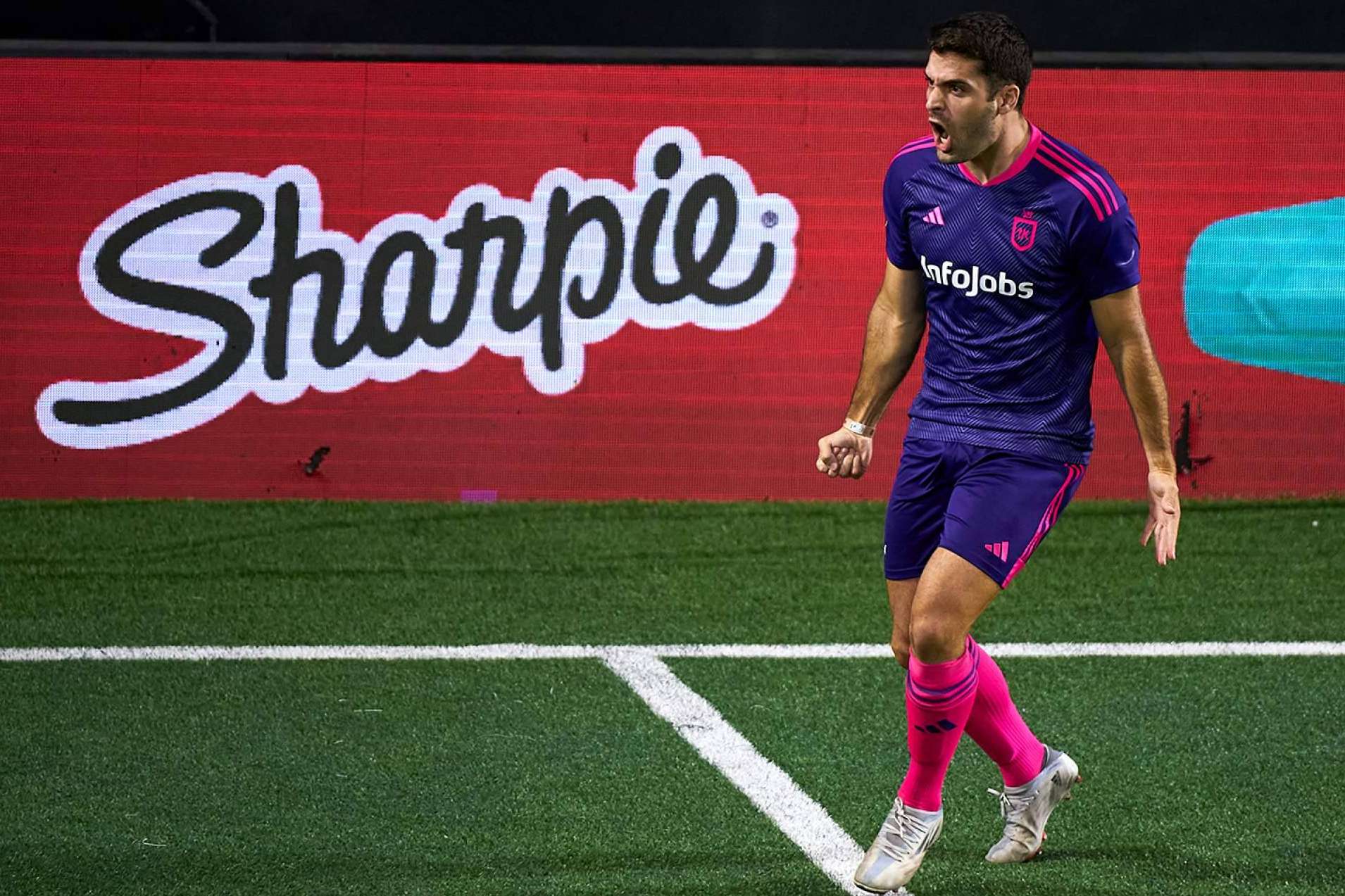 Albert Ruiz, jugador de fútbol becado en EE. UU., se pasa a la Kings League