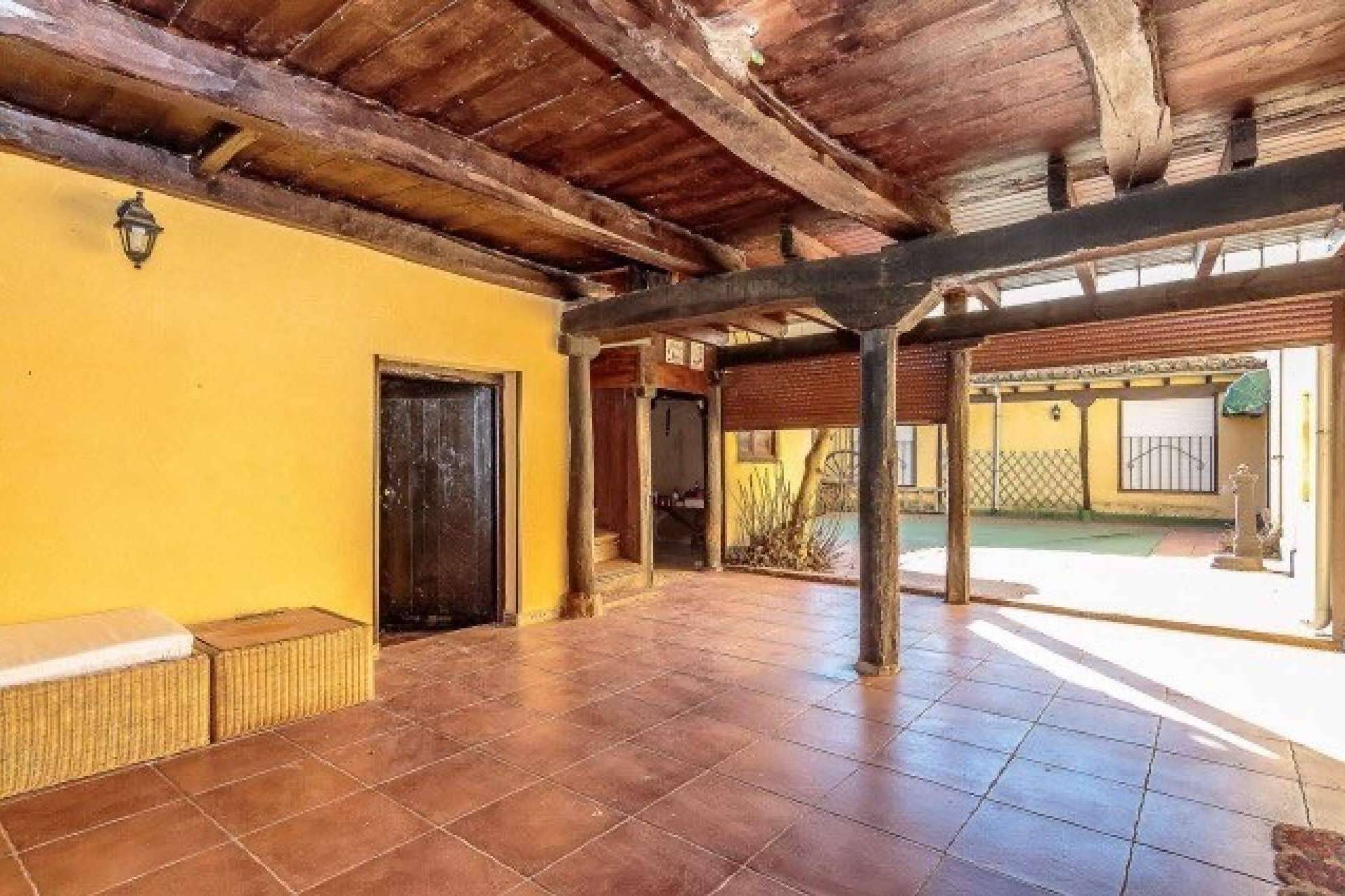 Disfrutar de la naturaleza y la tranquilidad en esta espectacular casa solariega en Banuncias, León