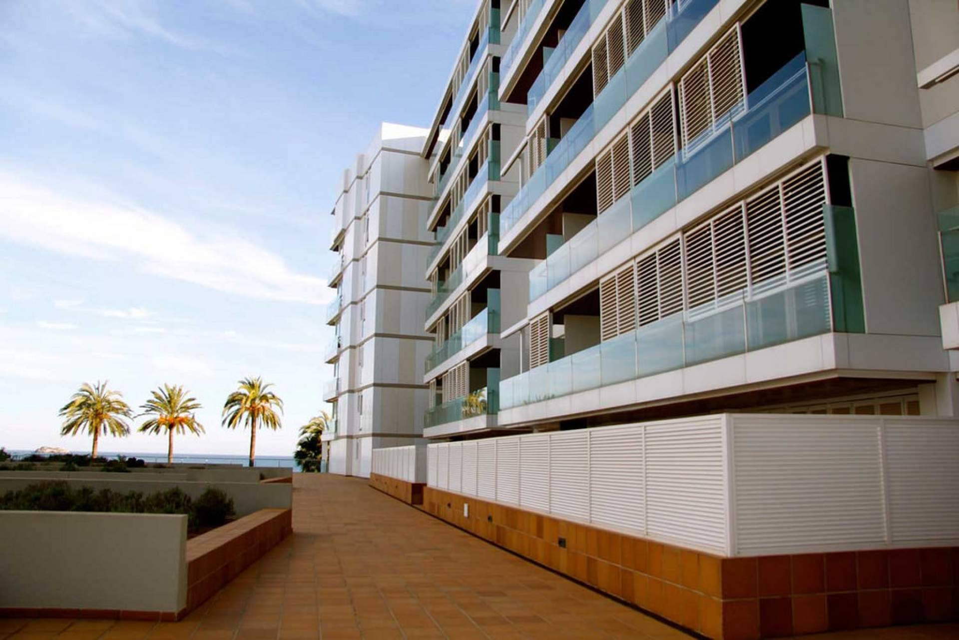La plataforma  Eactivos.com y la publicación de apartamentos en primera línea de playa en una de las zonas más conocidas de Ibiza