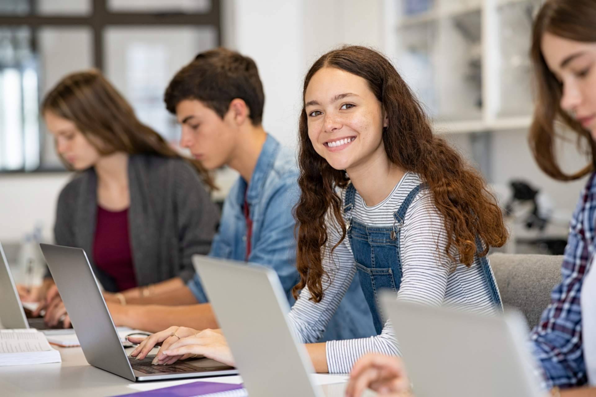 El suplemento Azafrán Complex de Direct Nutrition mejora la ansiedad en adolescentes