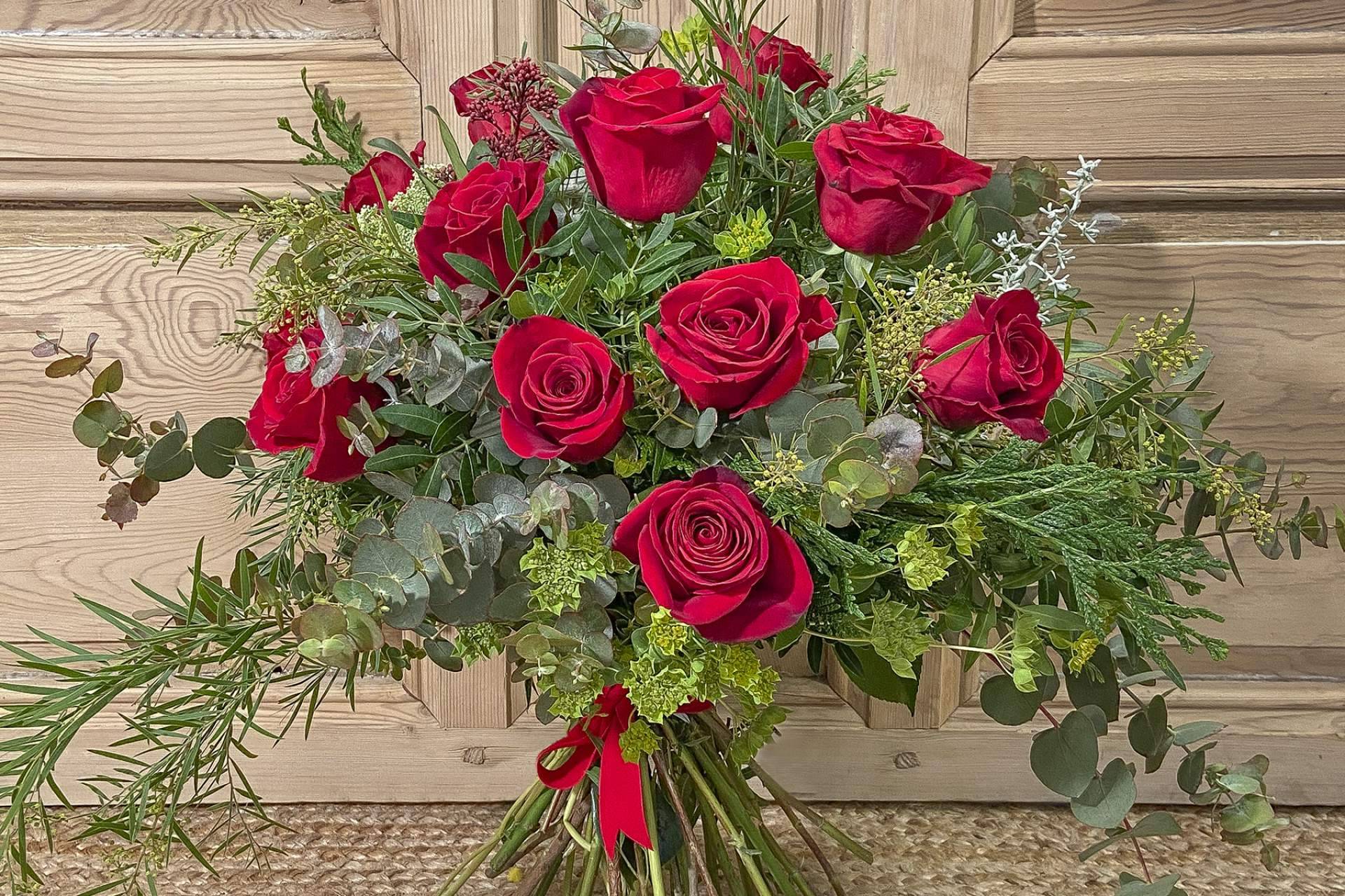 Celebrar San Valentín por todo lo alto con la floristería a domicilio de Mar de Flores