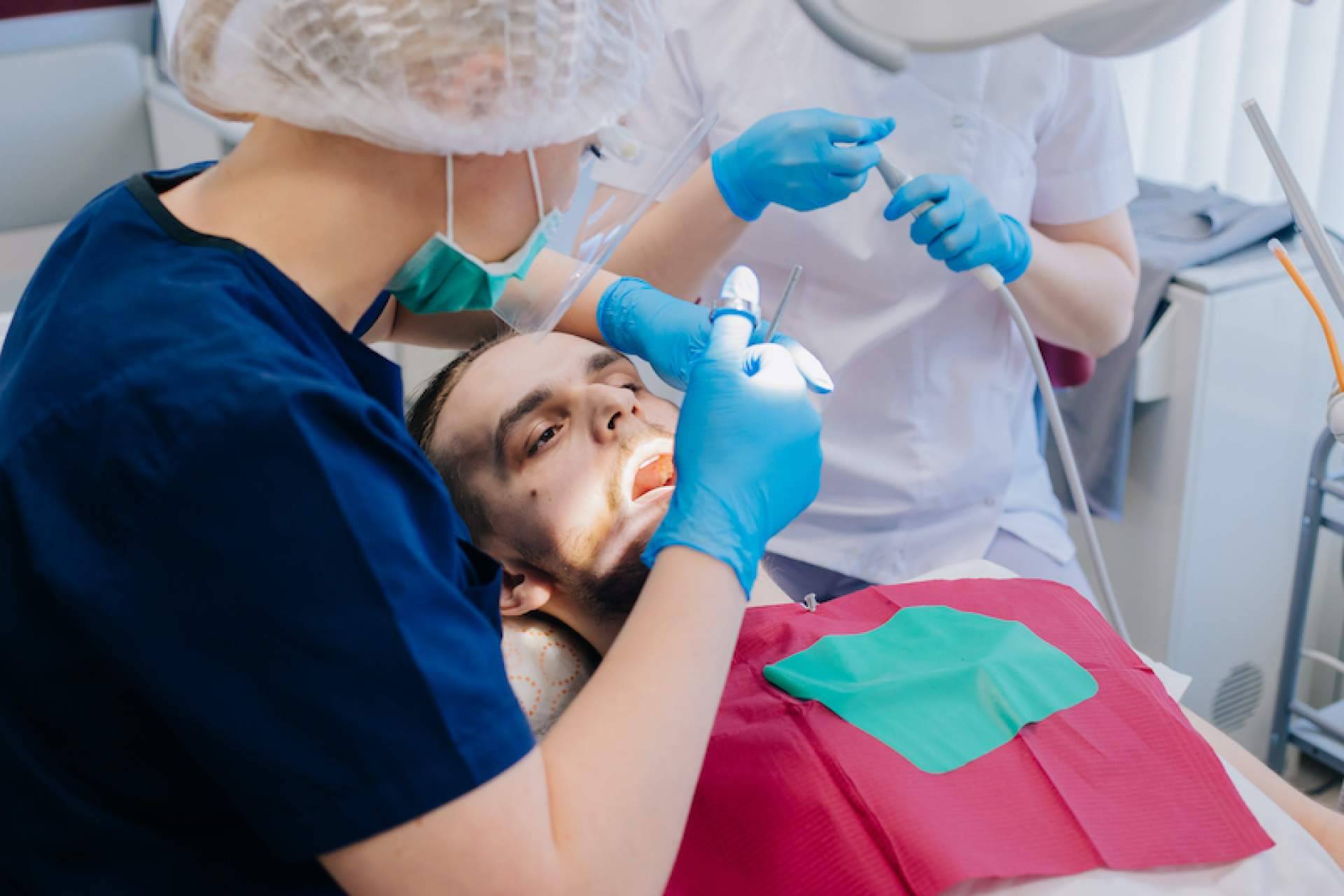 Cibumaxi, servicios especializados en cirugía bucal-maxilofacial e implantes