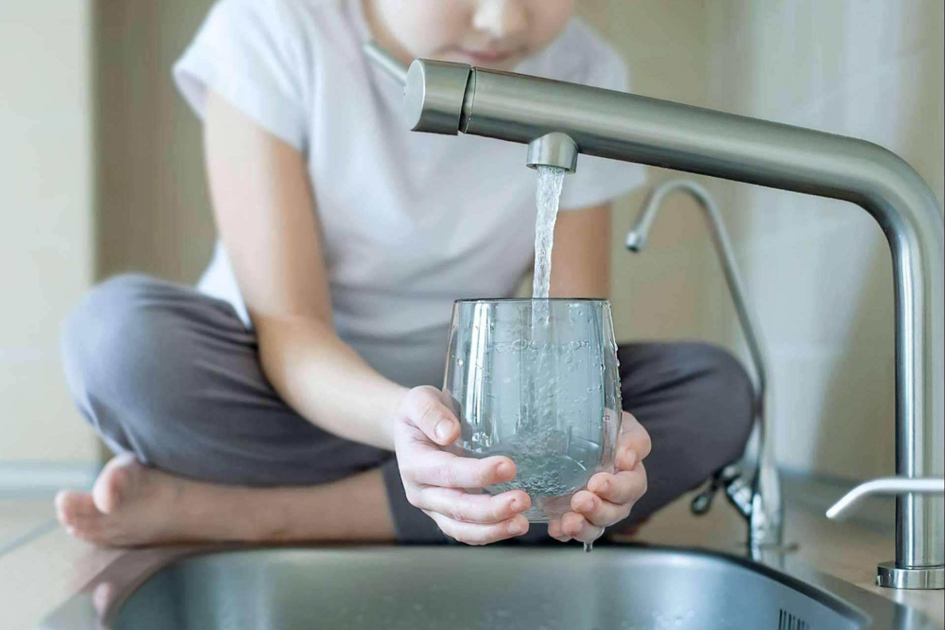 Agua limpia y de calidad gracias a la máquina de filtración de Culligan