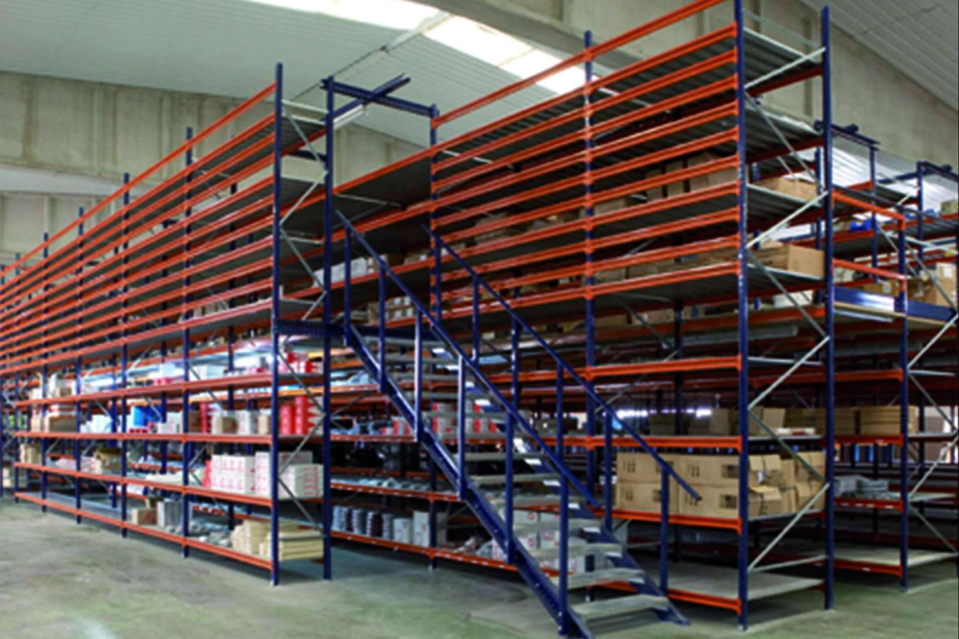 Las estanterías Logisprix para almacenes destacan por ser una solución eficaz y económica