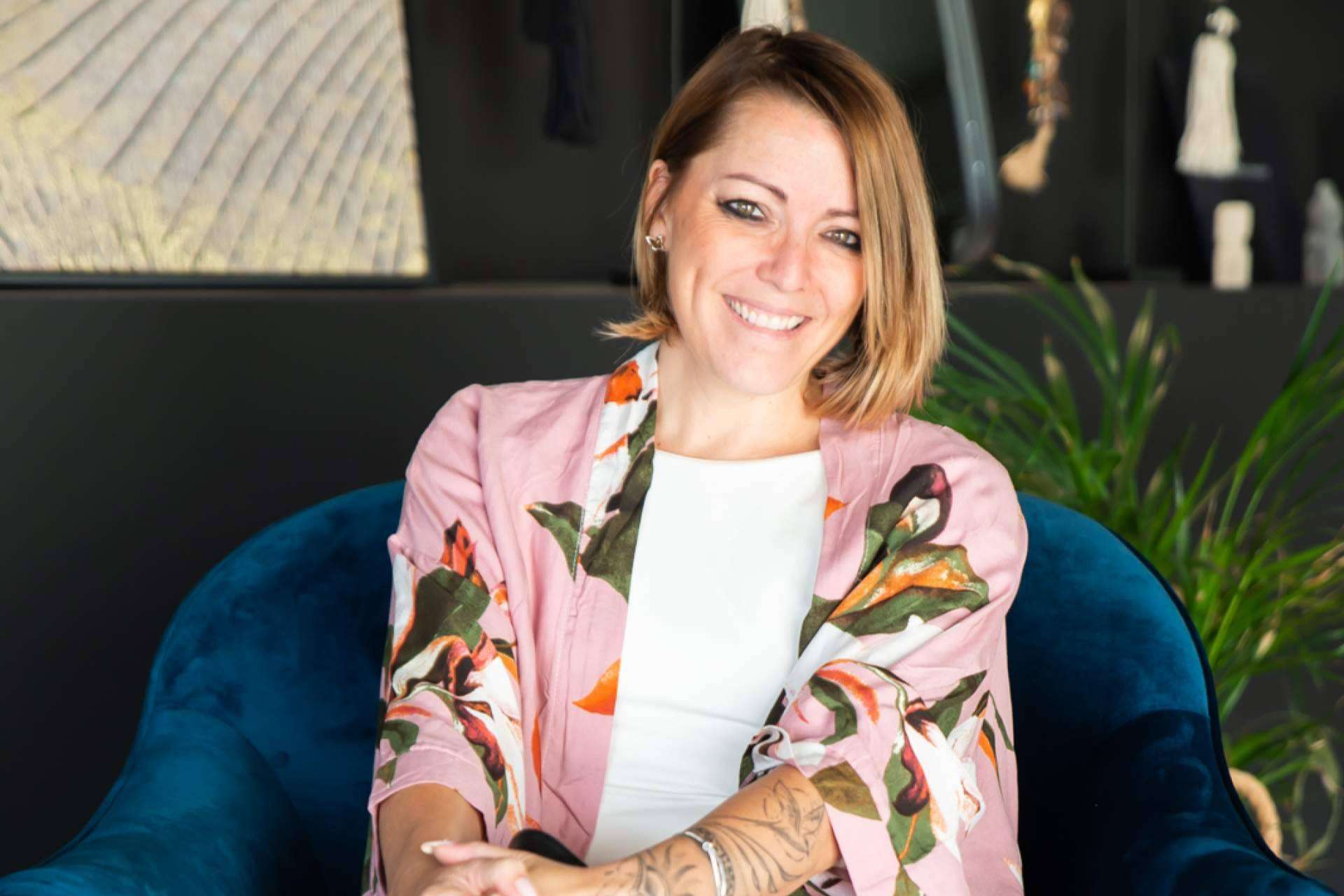 Feminizar la voz en 10 sesiones con la vocóloga y logopeda Mariela Astudillo