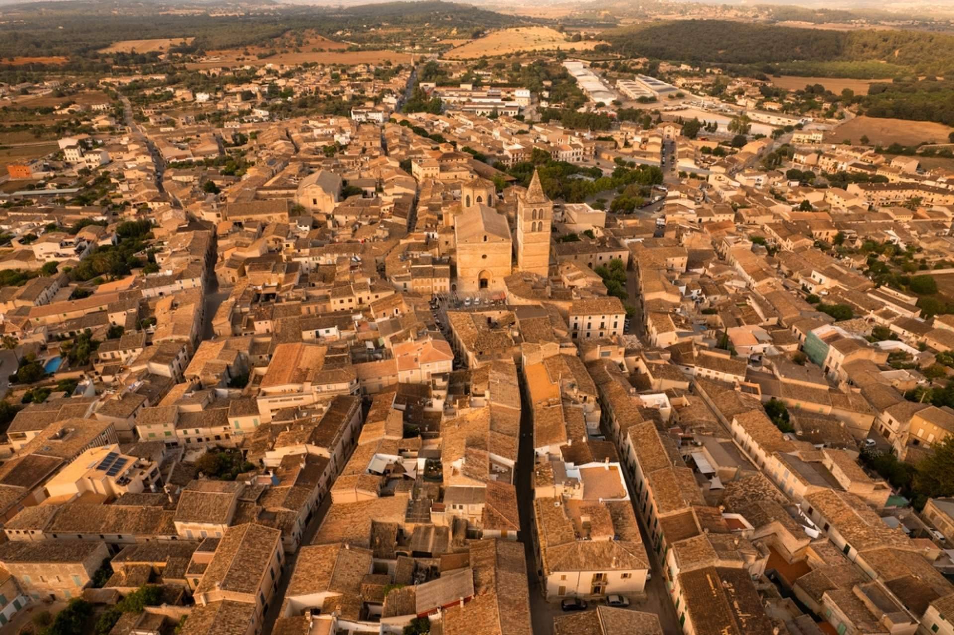 ISholidays.com permite pasar las vacaciones en una verdadera casa de campo en Sinéu, Mallorca