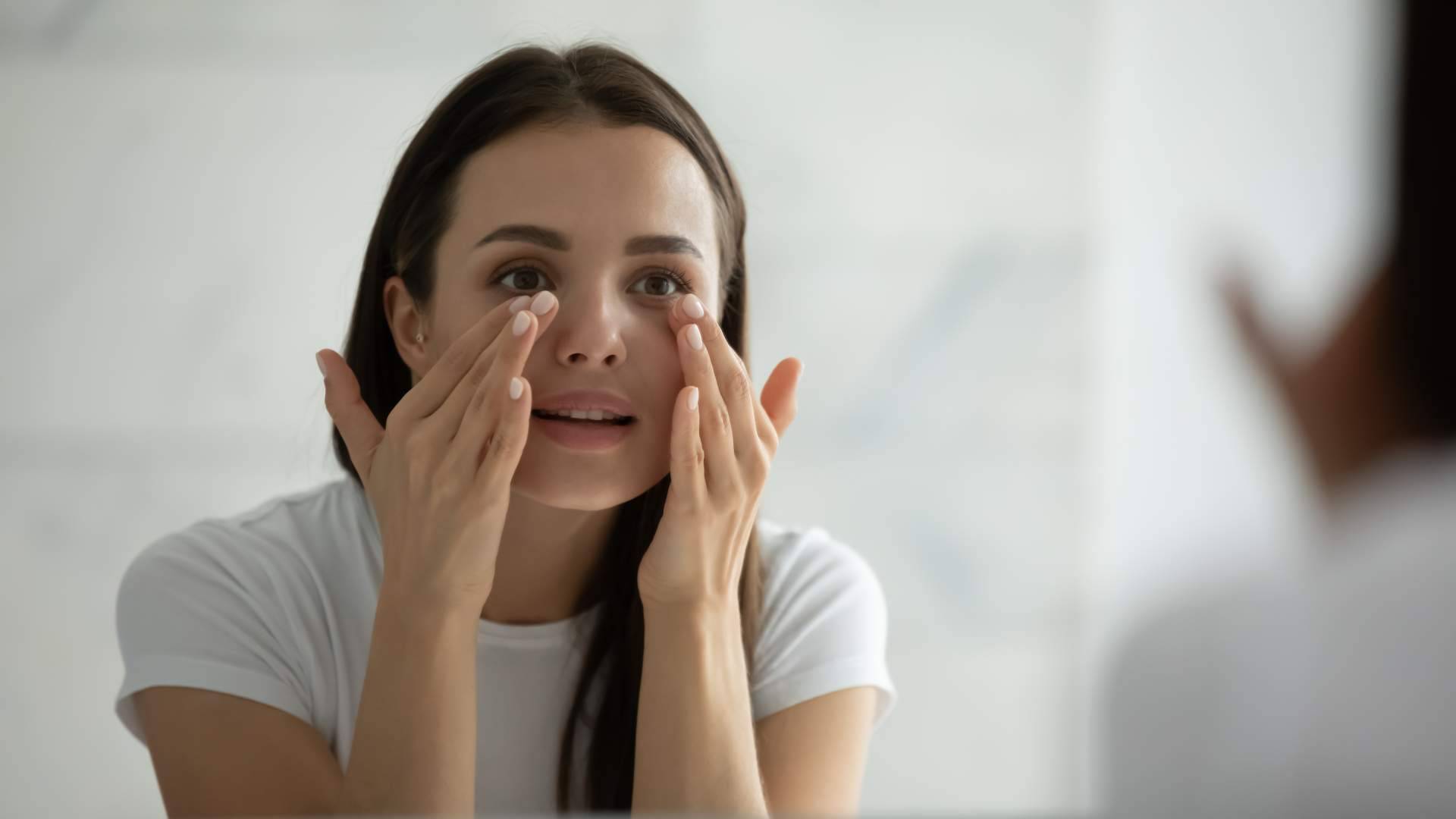 Centro de Estética Xènia, los beneficios de sus cremas sérum contorno de ojos