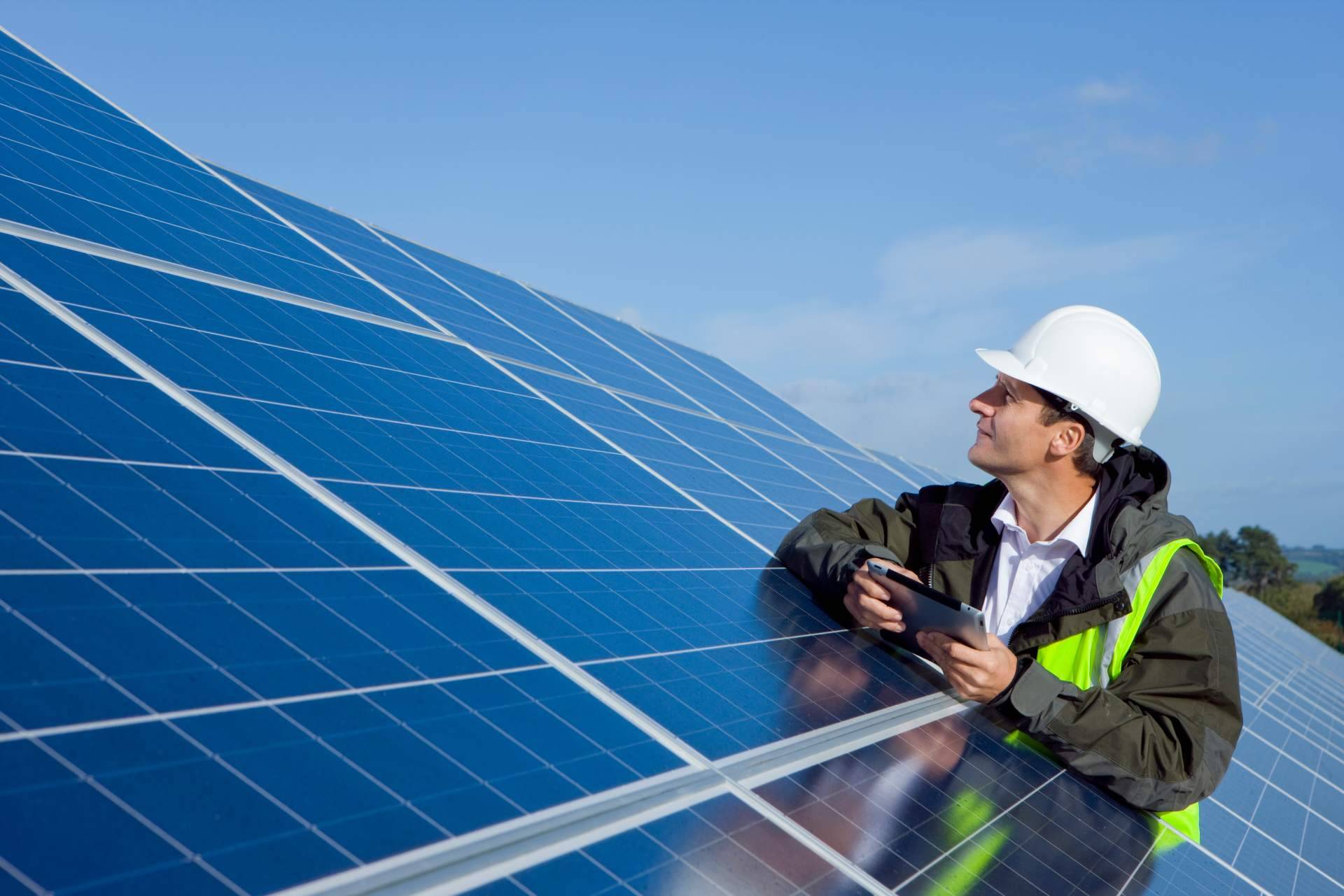Cuadros eléctricos para instalaciones fotovoltaicas, con Celéctricos