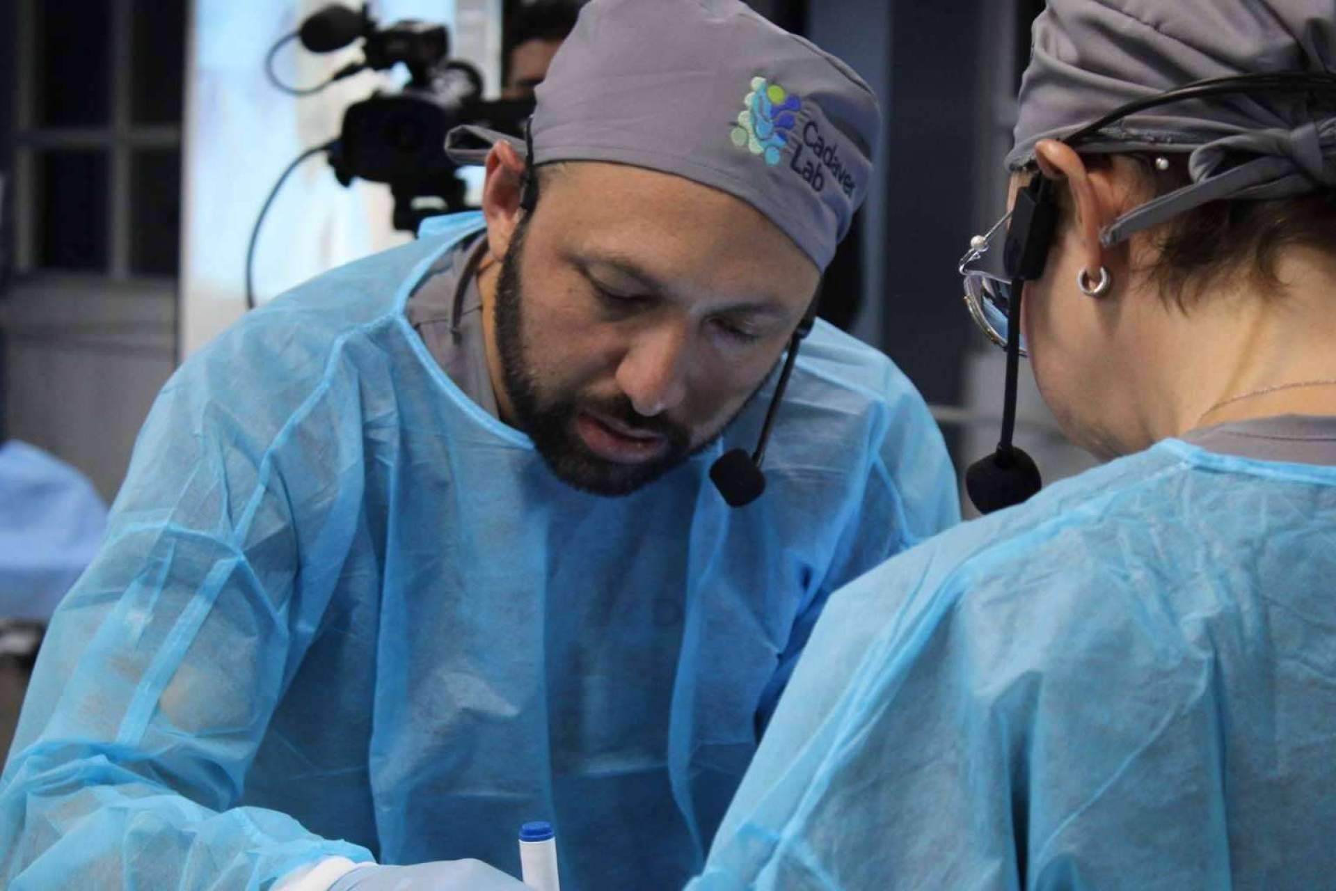 Entrevista al director médico de CadaverLab, el Dr. Diego Pineda