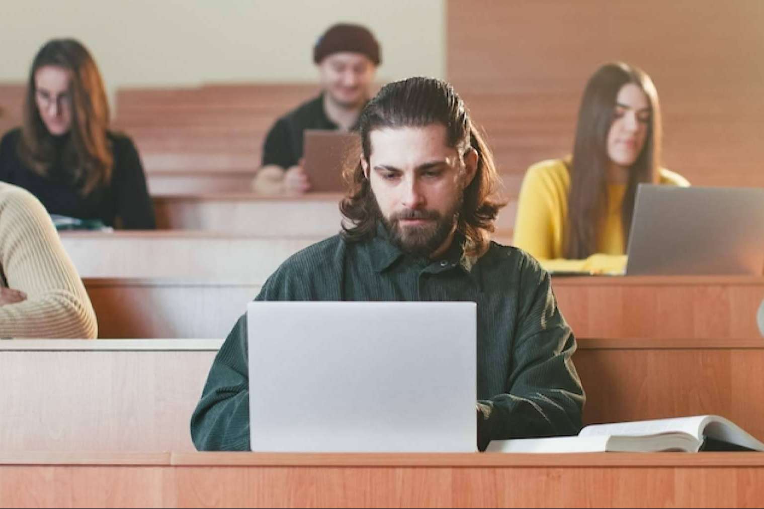 Máster en Psicología General, con ISEB