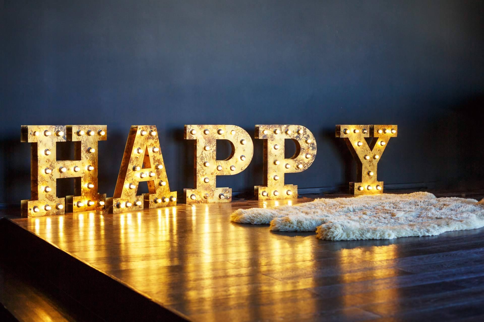 BCN LETTERS dispone de letras luminosas para bodas
