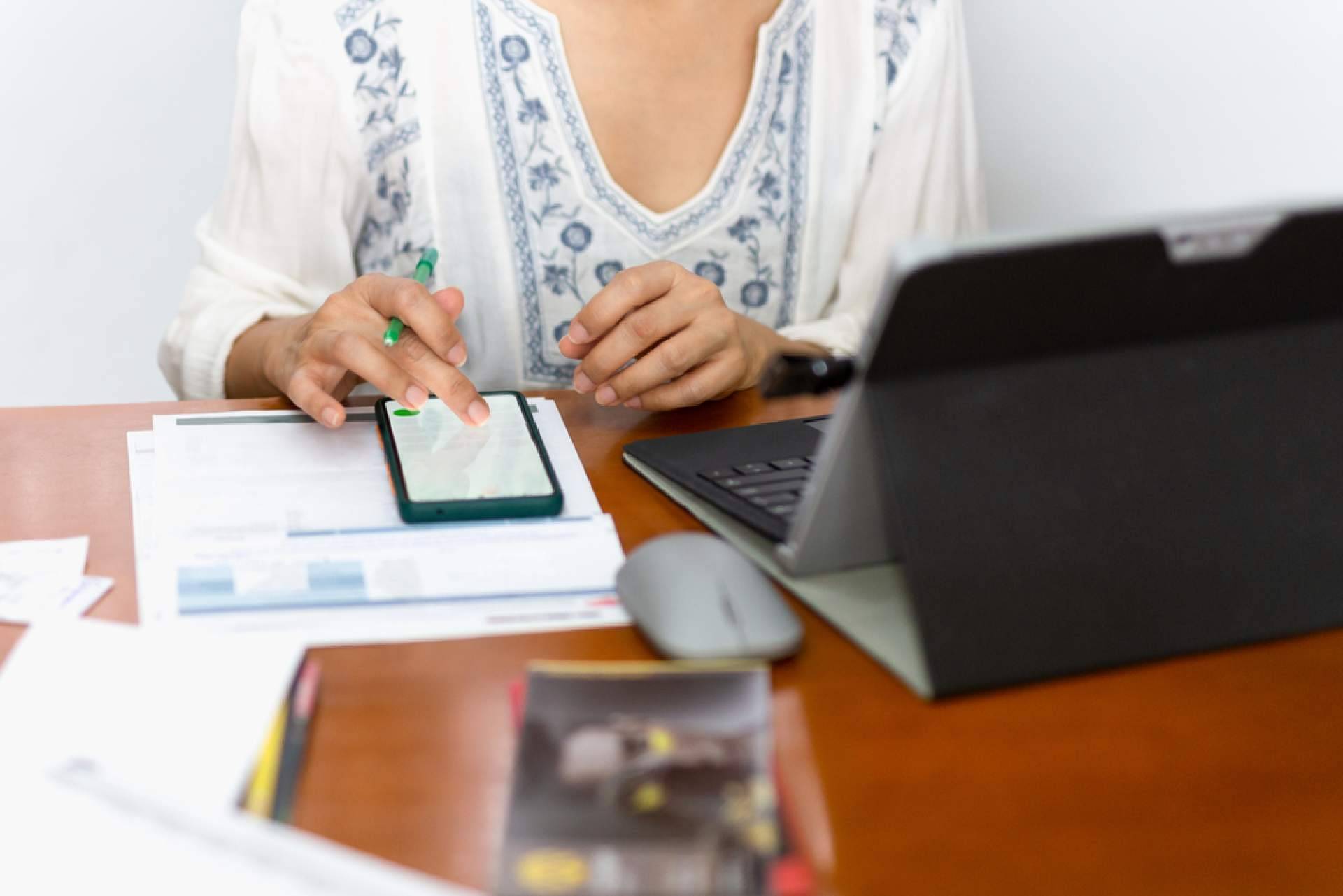¿Cuáles son los nuevos requisitos para la facturación electrónica y cómo hay que cumplirlos utilizando el Kit Digital?