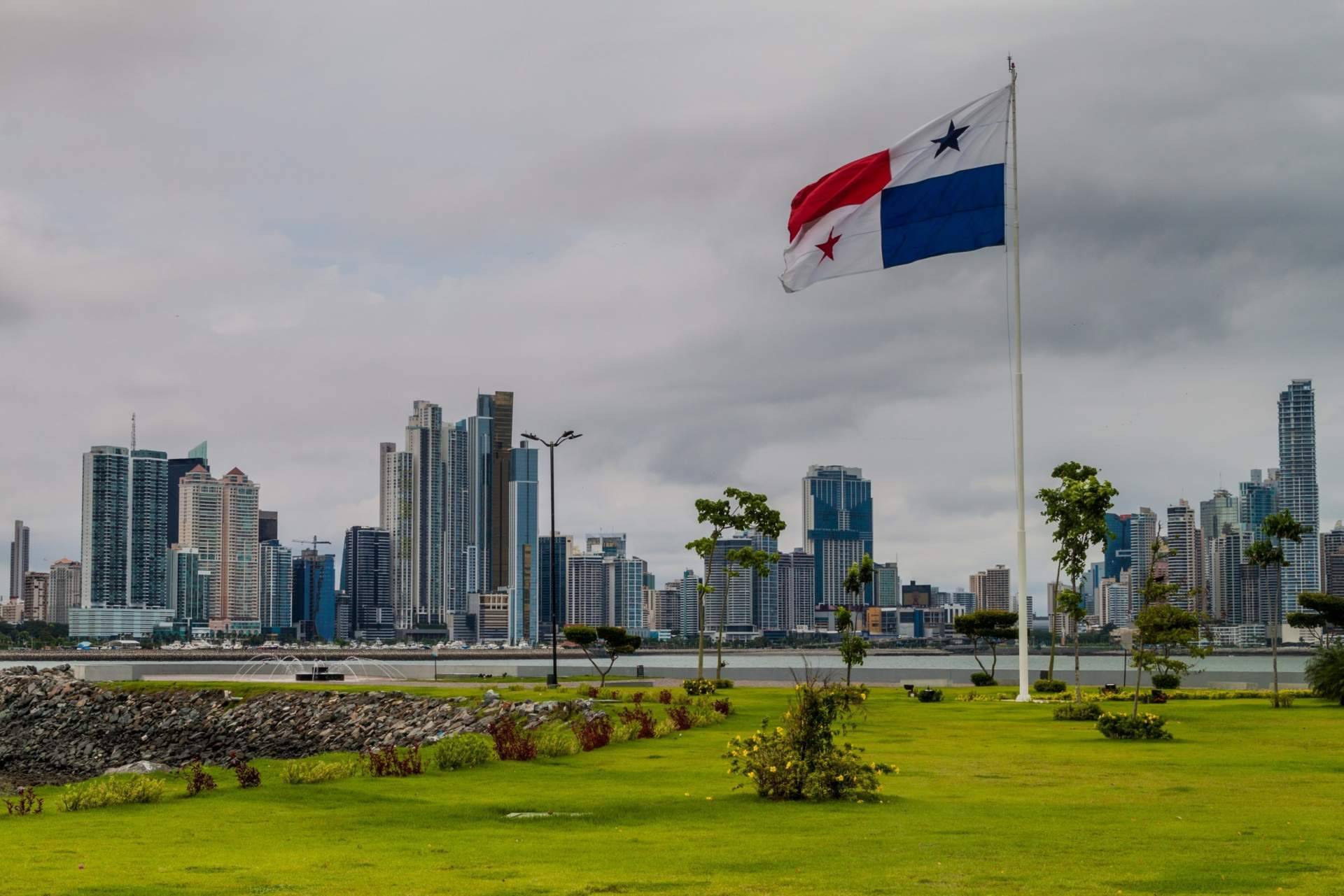 Simplificar el proceso de obtención del permiso de residencia en Panamá con Legal Solutions Panamá