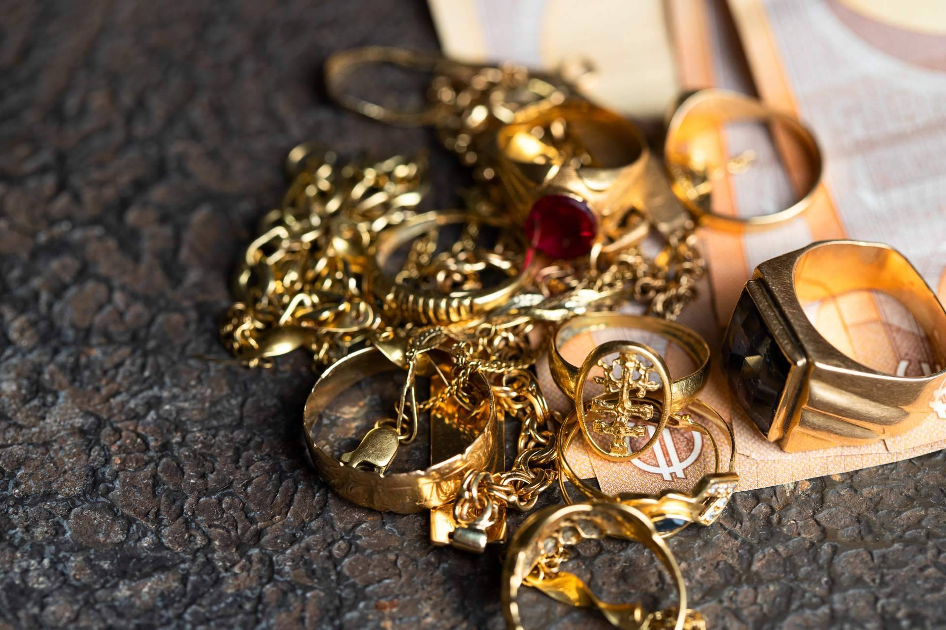 Novecento ofrece una tasación y compra de oro, joyas y relojes, donde cada pieza es única y tratada con el máximo valor