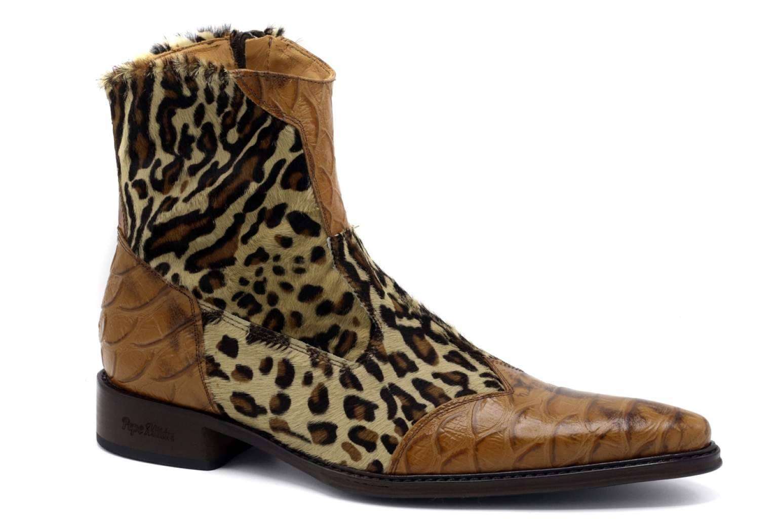 Pepe Milán ofrece un amplio catálogo de zapatos y diferentes accesorios