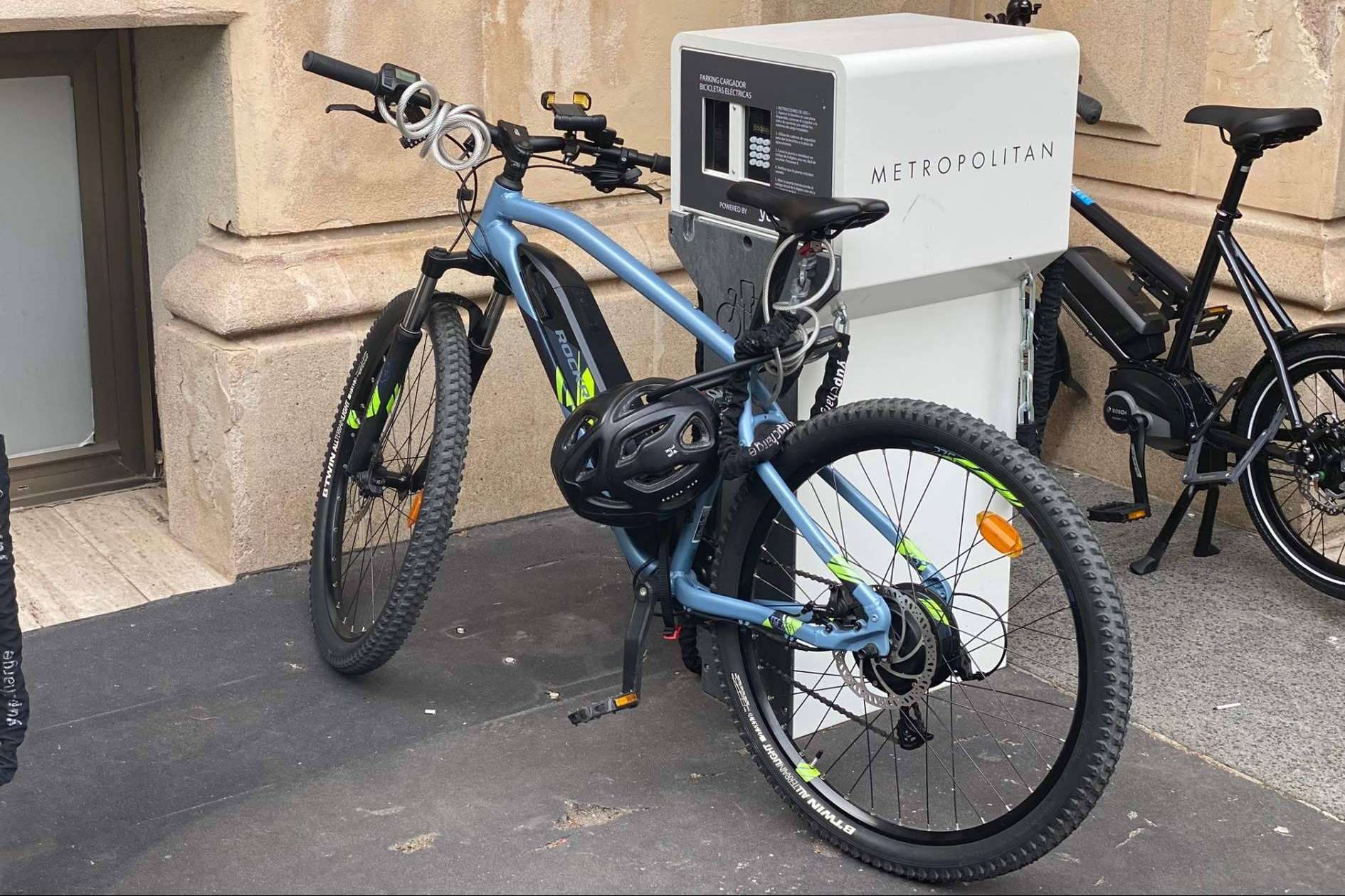 Impulsar la movilidad sostenible instalando parkings de bicicletas en Barcelona