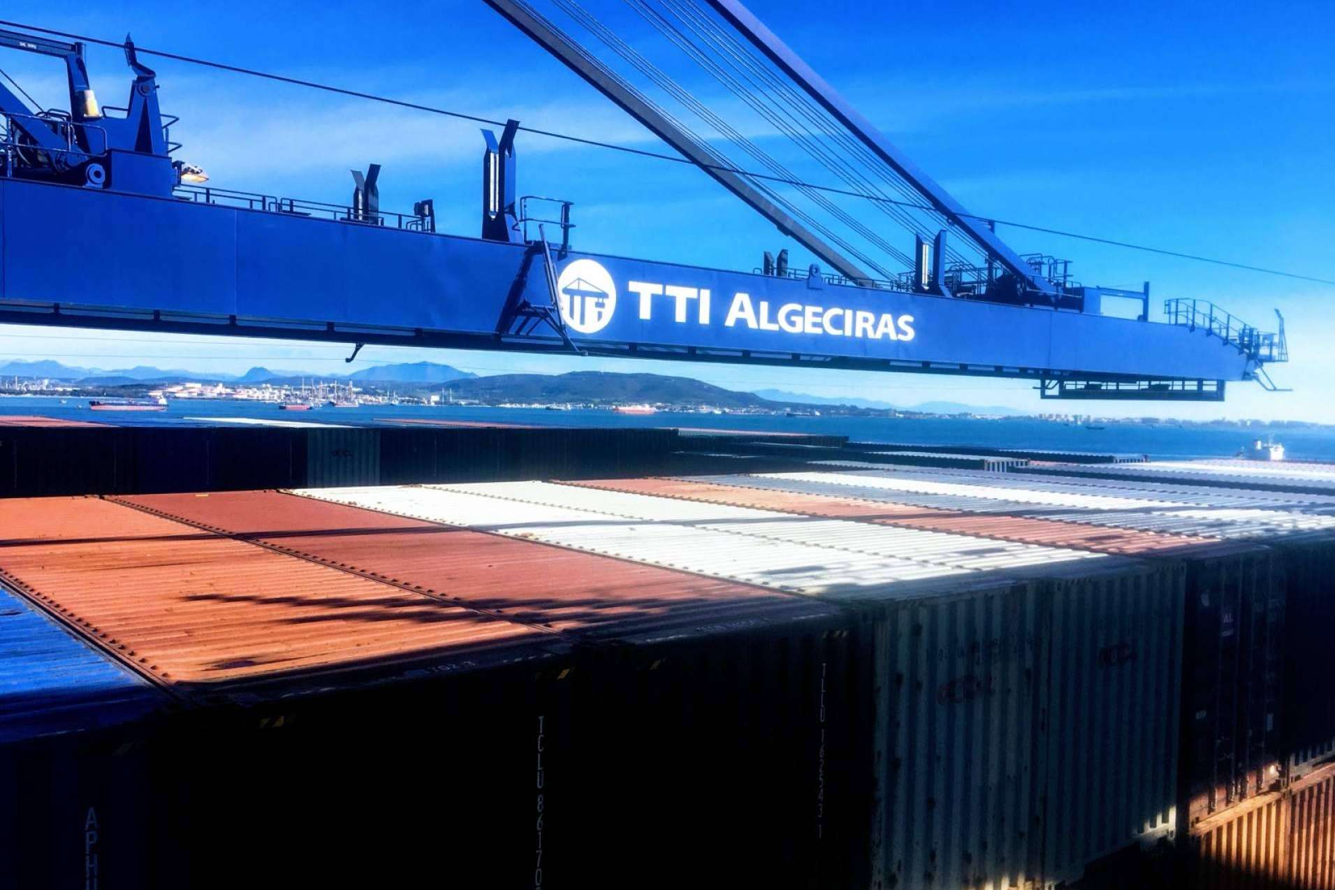 El puerto de Algeciras recibe a gigantes