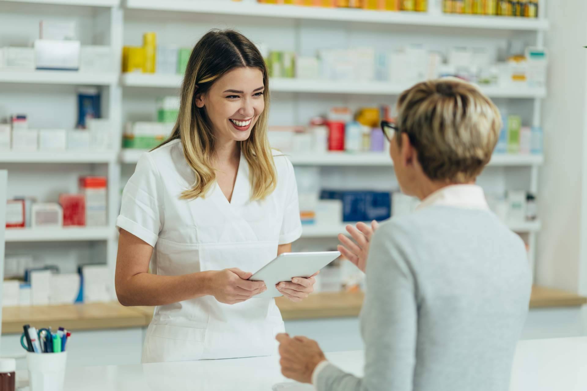 Las propuestas educativas para facilitar la transición al mercado laboral en farmacia y parafarmacia