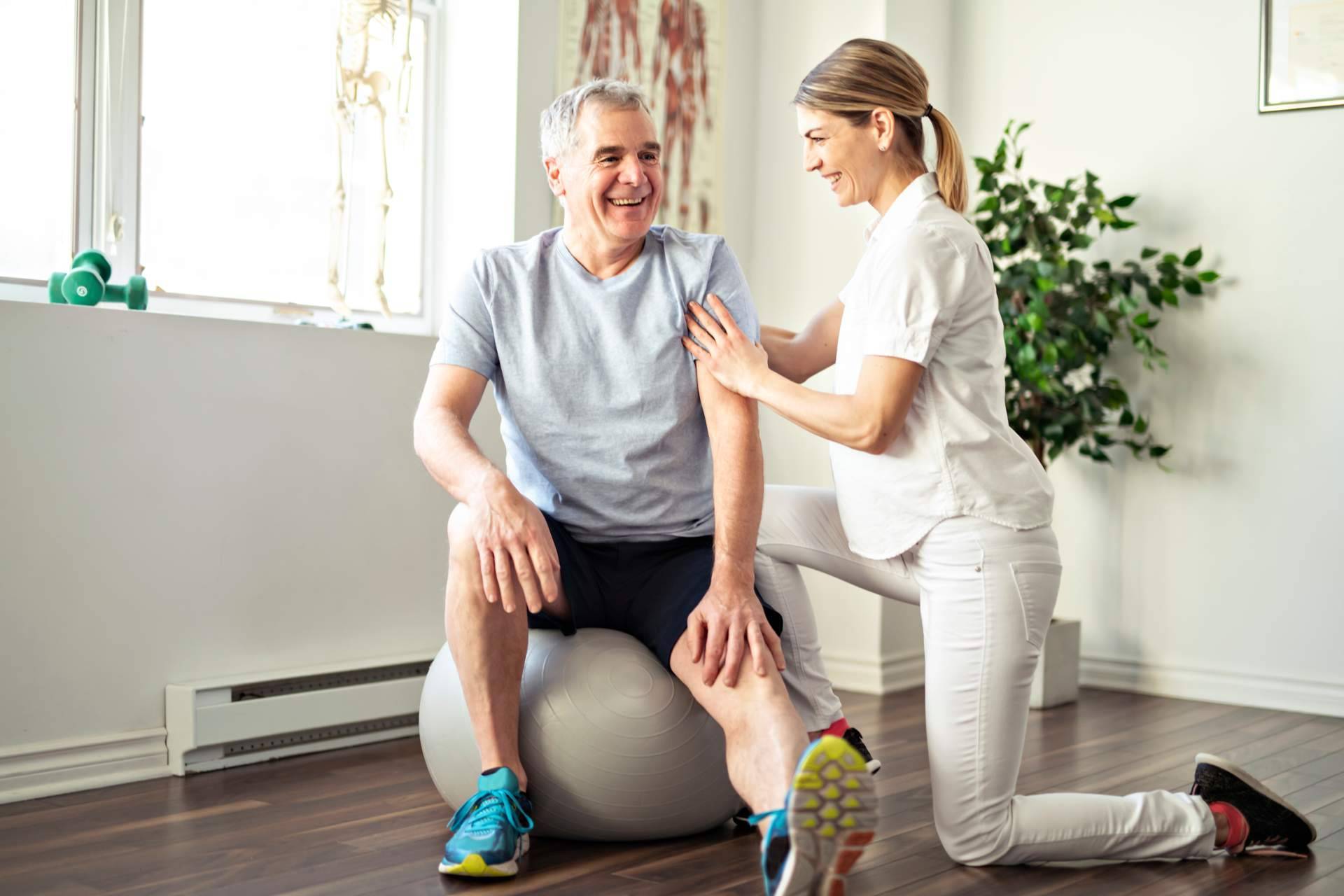 INIMA Rehabilitación es una empresa que ofrece estos servicios de fisioterapia a domicilio