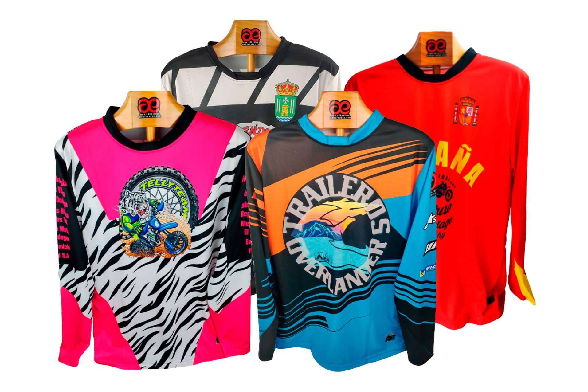 ADHESIVOSEMBARRADOS ofrece ropa personalizada para offroad para pilotos exigentes