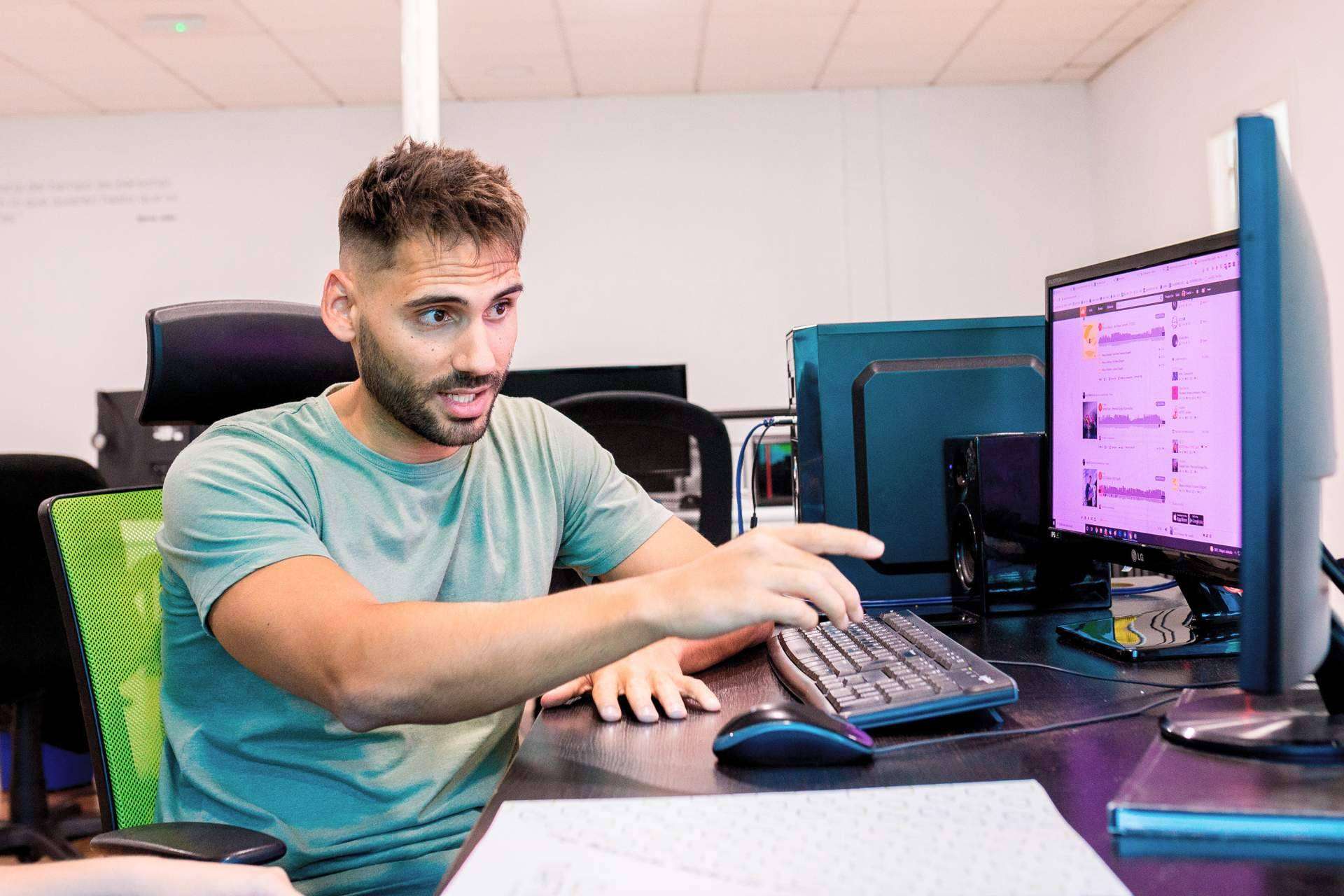 Servicios de marketing digital en Málaga para pymes; redes sociales y posicionamiento SEO