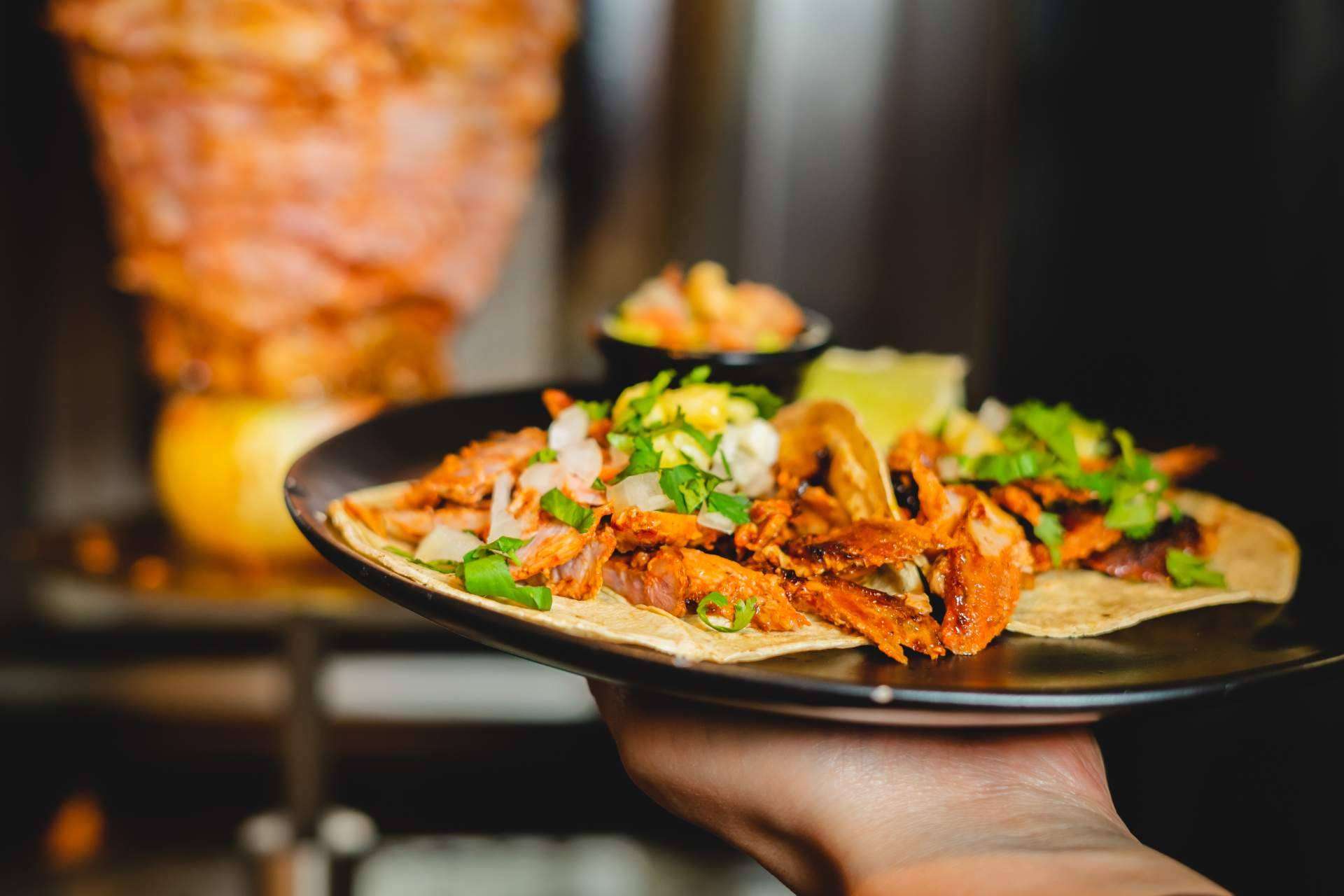 Una gran variedad de productos con la antojería y parrilla mexicana Hijo del Maíz