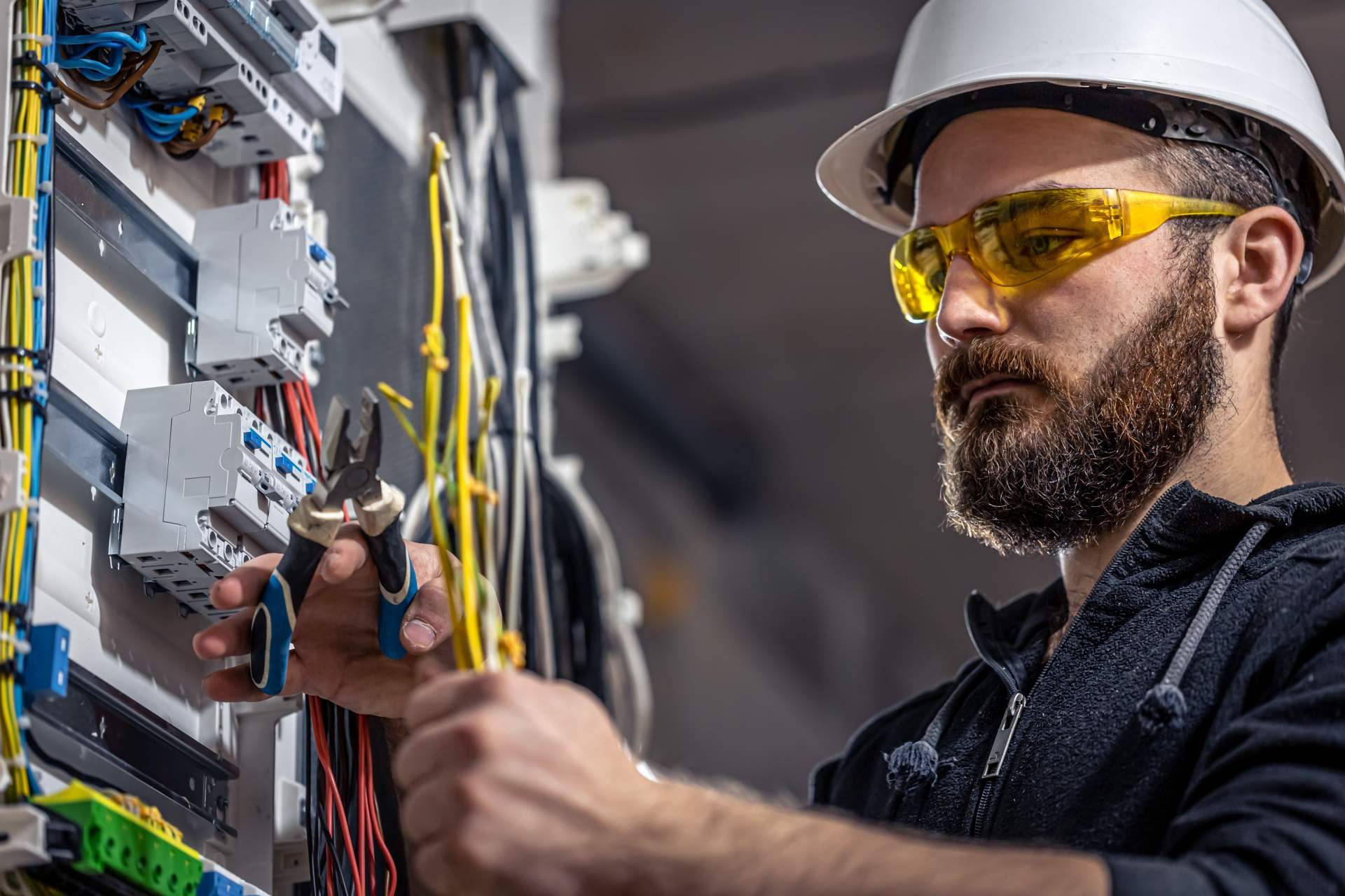 Cadenza Electric destaca como proveedor de material eléctrico Schneider Electric