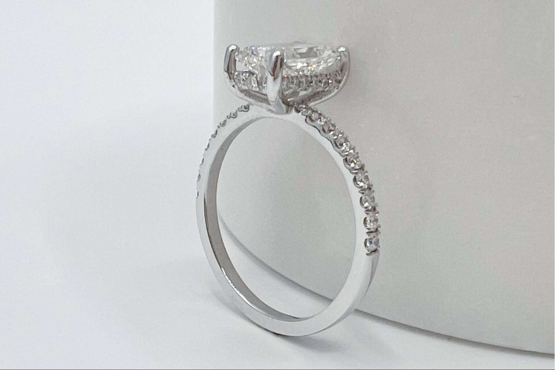 MIMOKE y sus anillos de compromiso personalizables