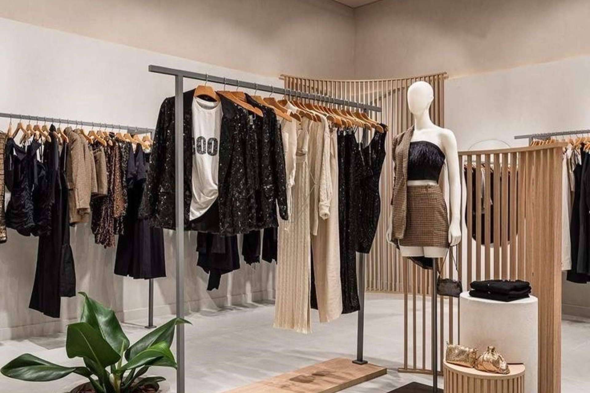 Vender ropa de primeras marcas en una tienda outlet, con la ayuda de los expertos de 1Best Outlet