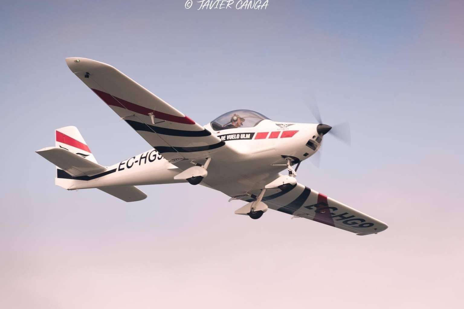Asturfly ofrece una guía completa para obtener la licencia de piloto de vuelo ULM