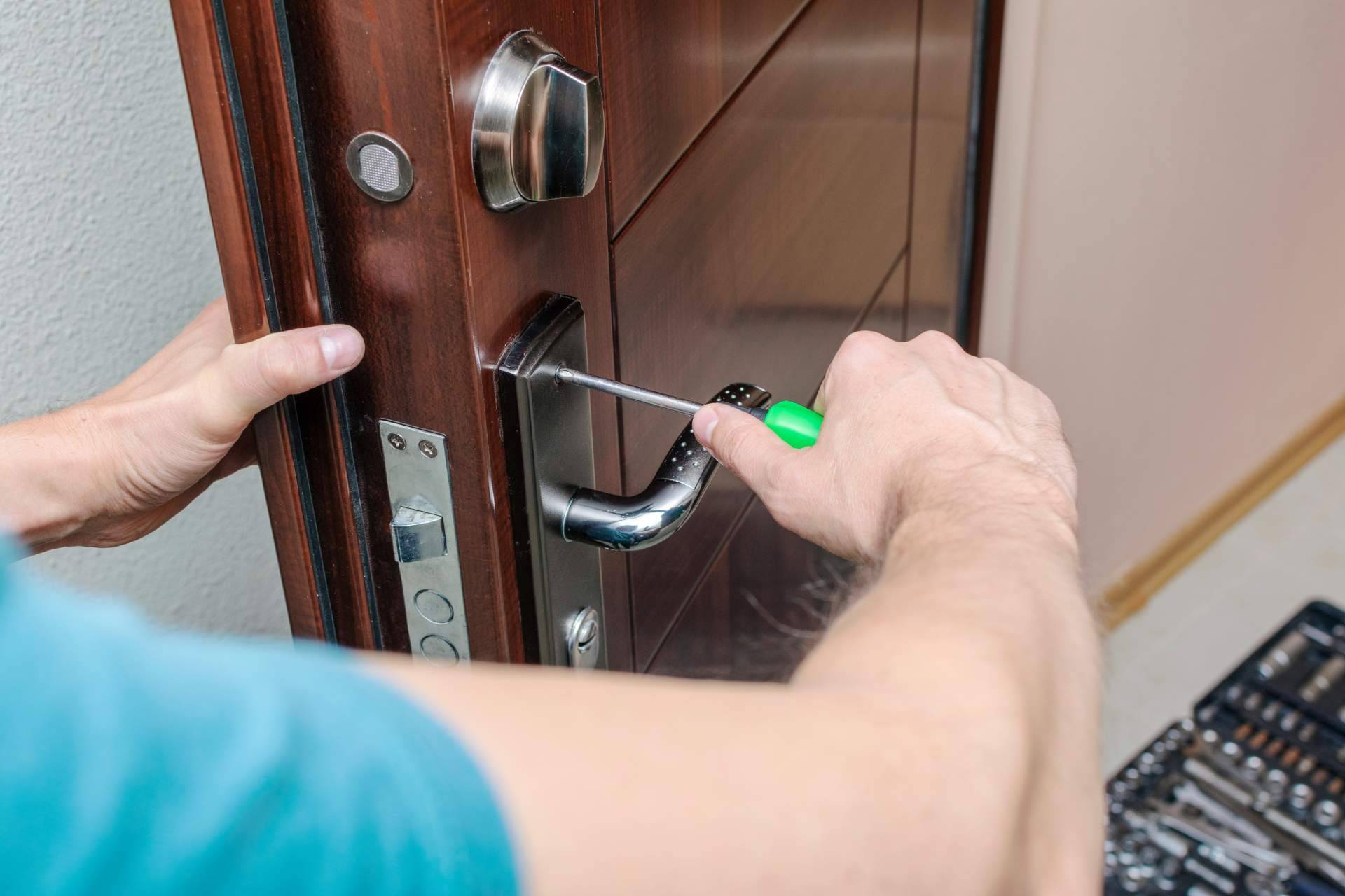 Cerrajeross ofrece un servicio eficiente, rápido y discreto para resolver múltiples problemas de cerrajería en Madrid