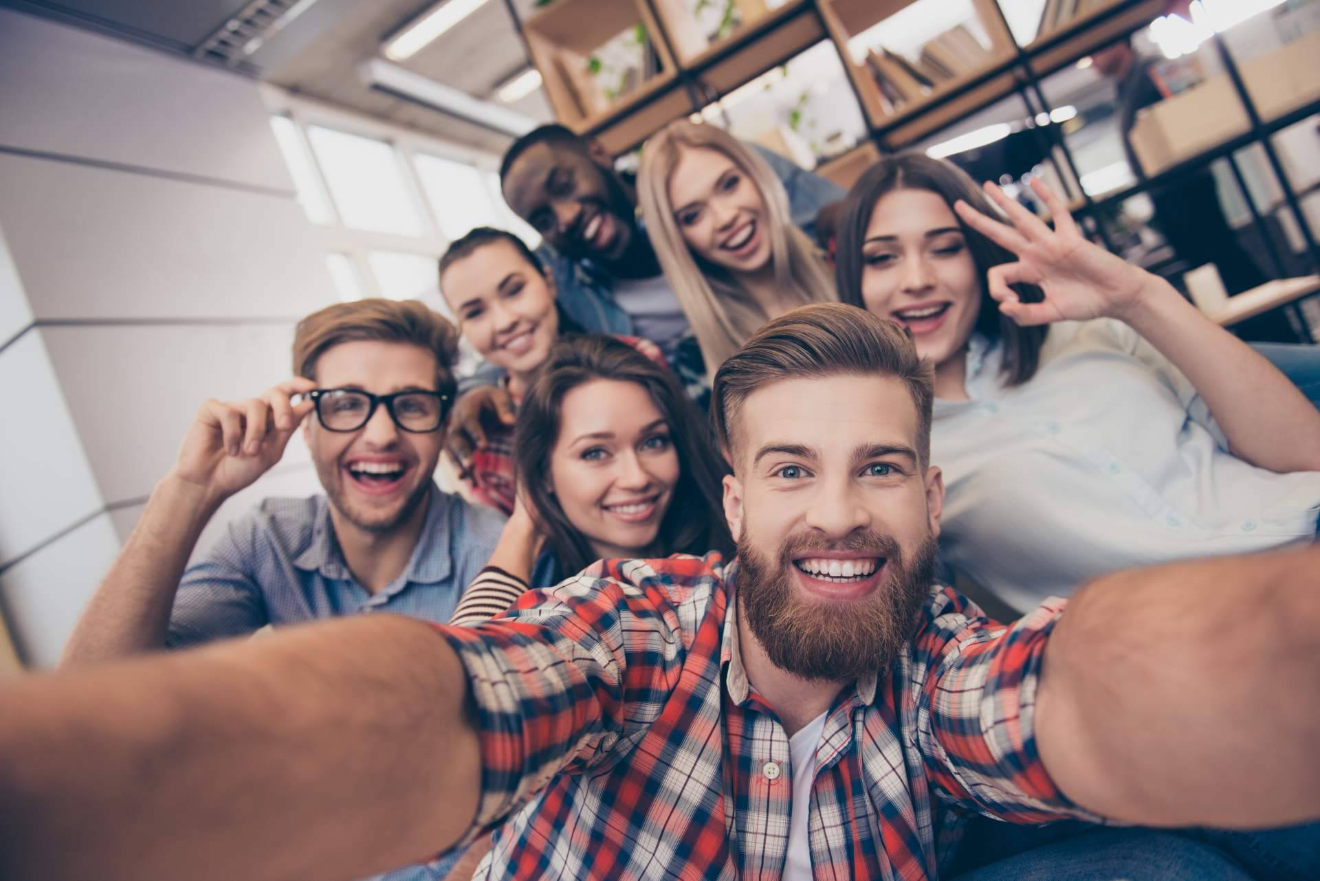 Escalar colaboraciones con microinfluencers en 22 países en solo 10 minutos