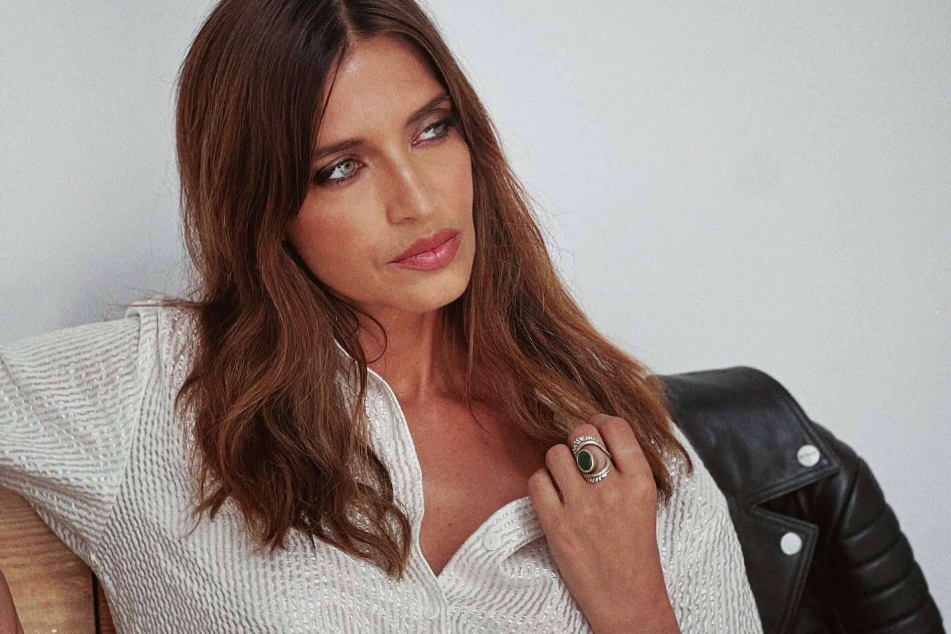 El estilo y la elegancia de las celebridades en los vídeos de moda de The Feelms Studio