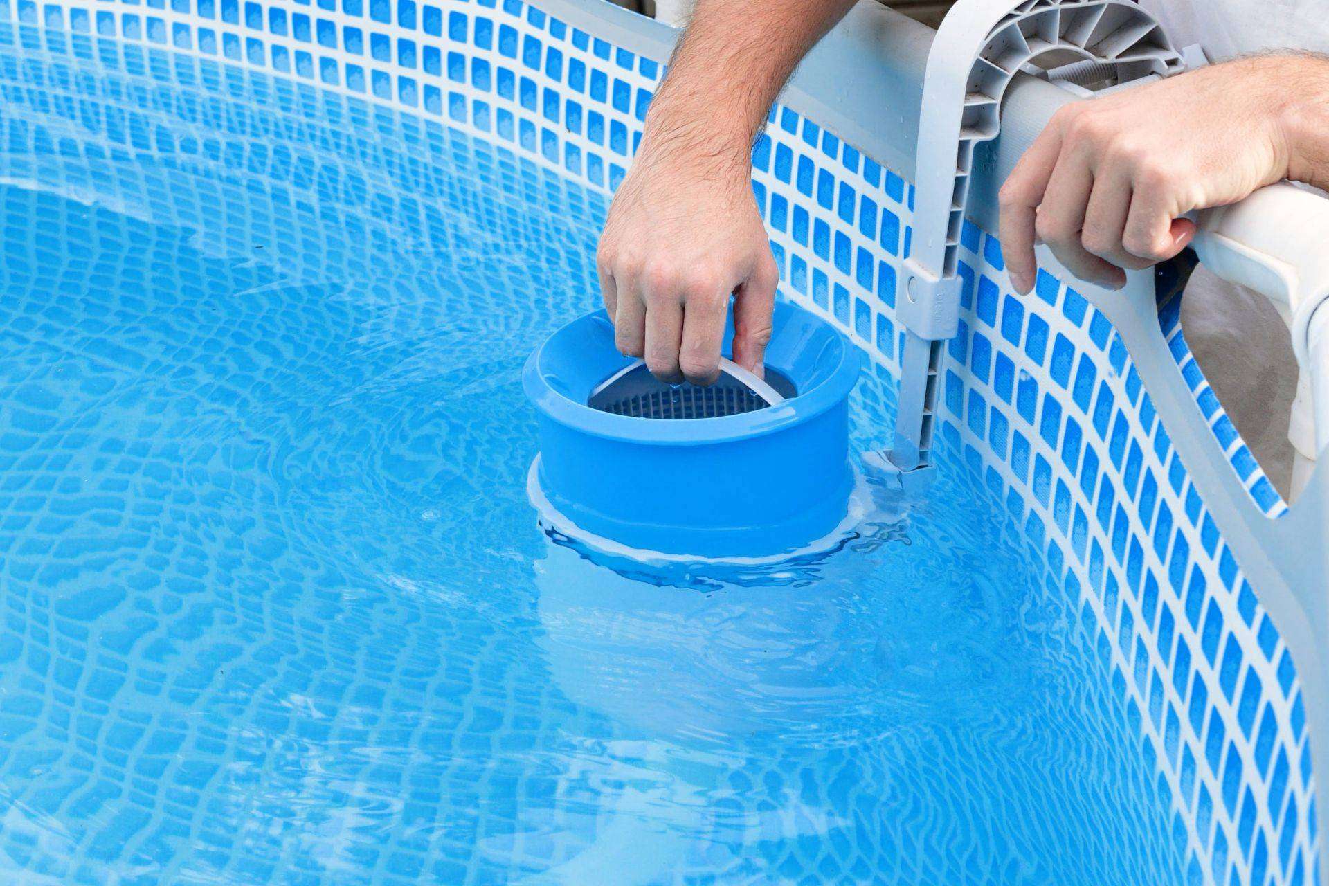 Mantener el agua de la piscina limpia sin vaciarla