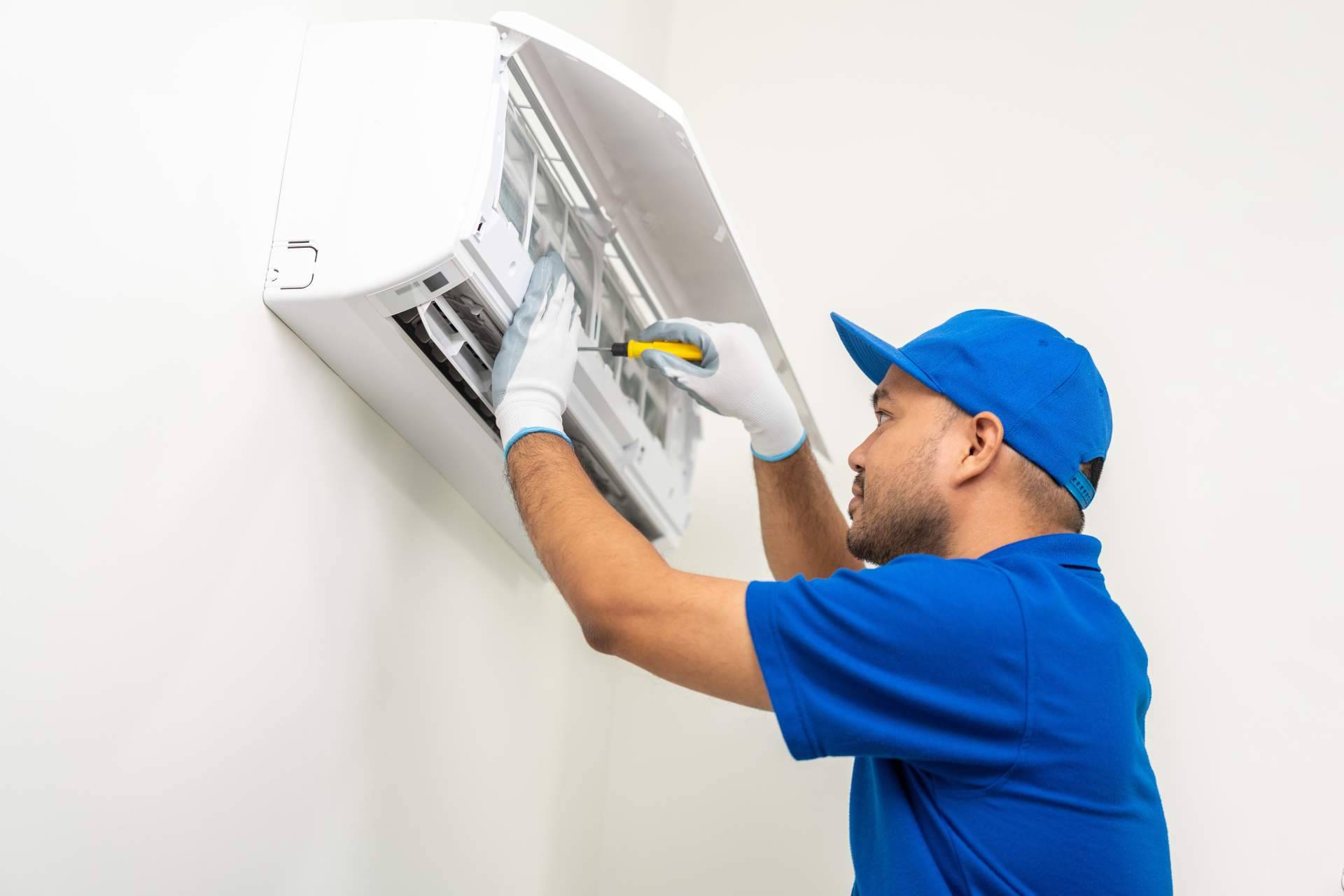 Servicio de instalación y mantenimiento de aire acondicionado, con Manitas a Domicilio