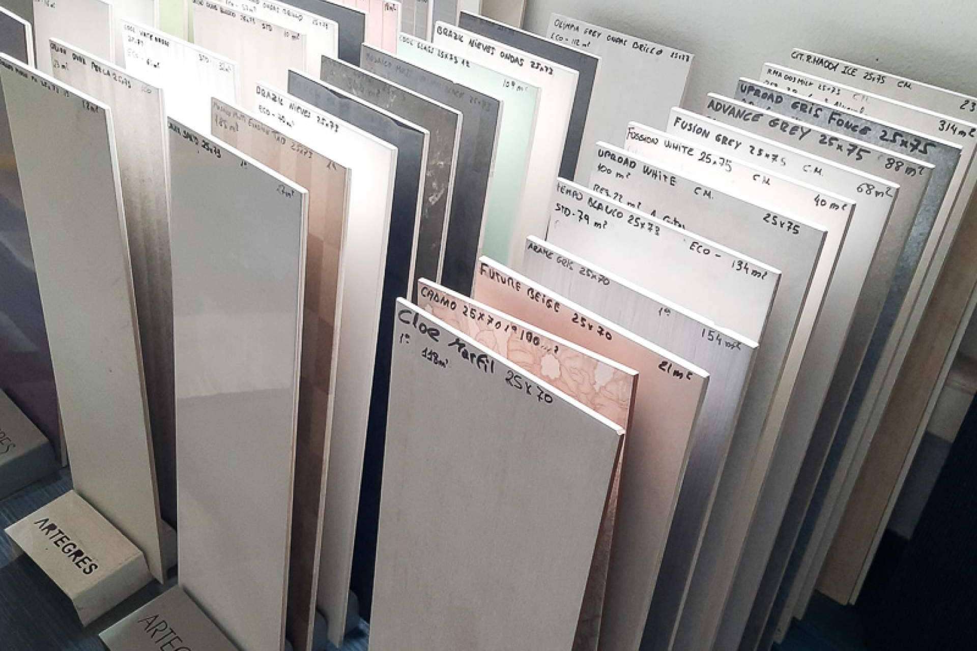 Artegres ofrece azulejos de primeras marcas con grandes descuentos