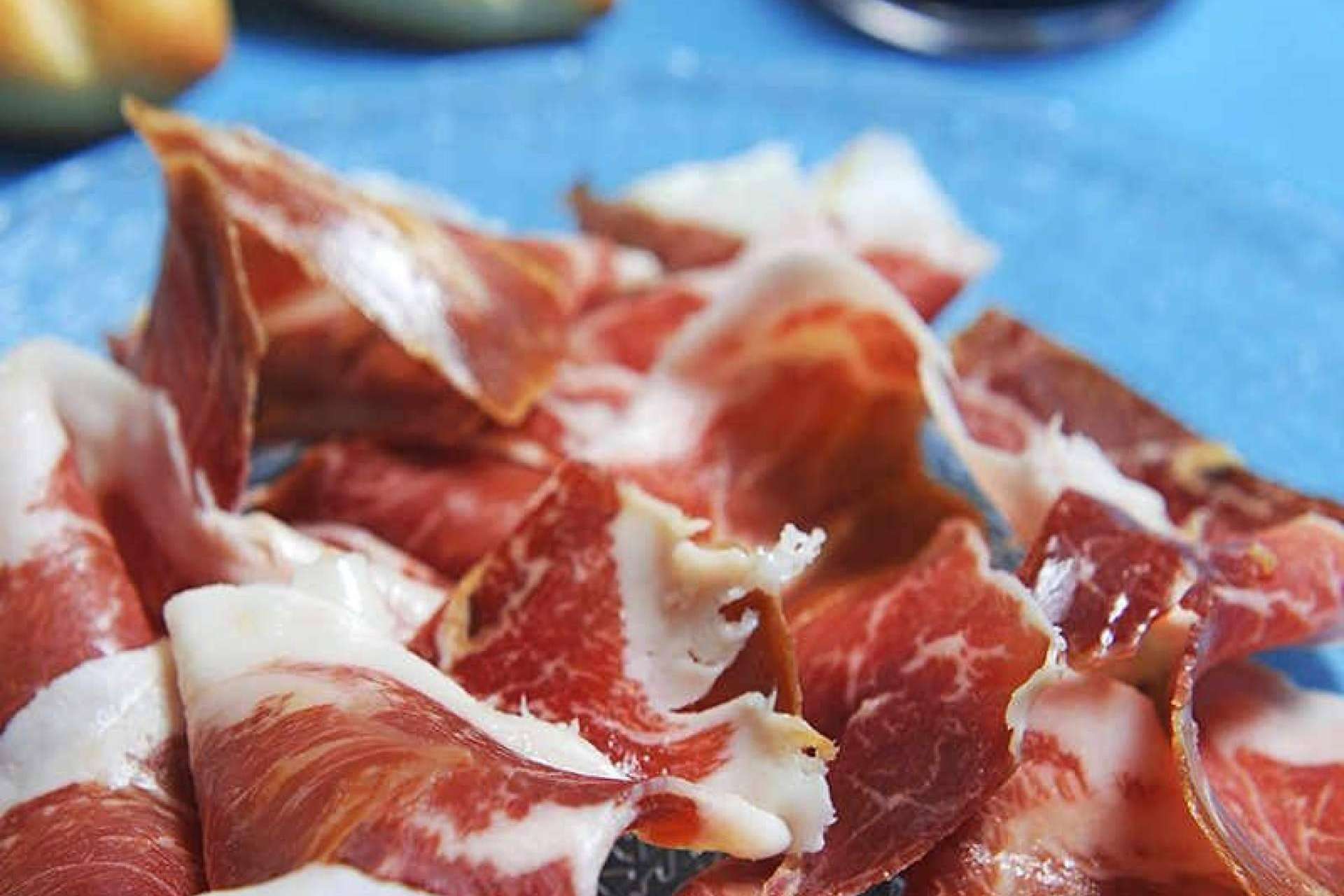 ¿Cómo comer jamón serrano este verano? Gastronomic Spain tiene la respuesta