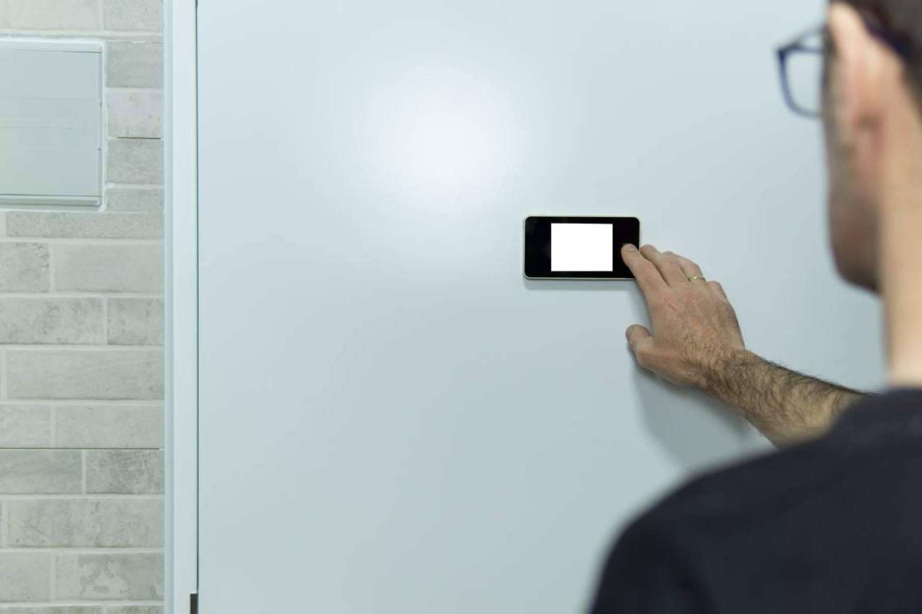 Las mirillas digitales combinan tecnología y precisión al servicio de la seguridad del hogar