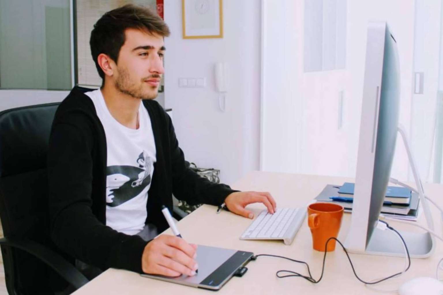 Diseño Gráfico, el camino hacia el éxito profesional con Creanavarra