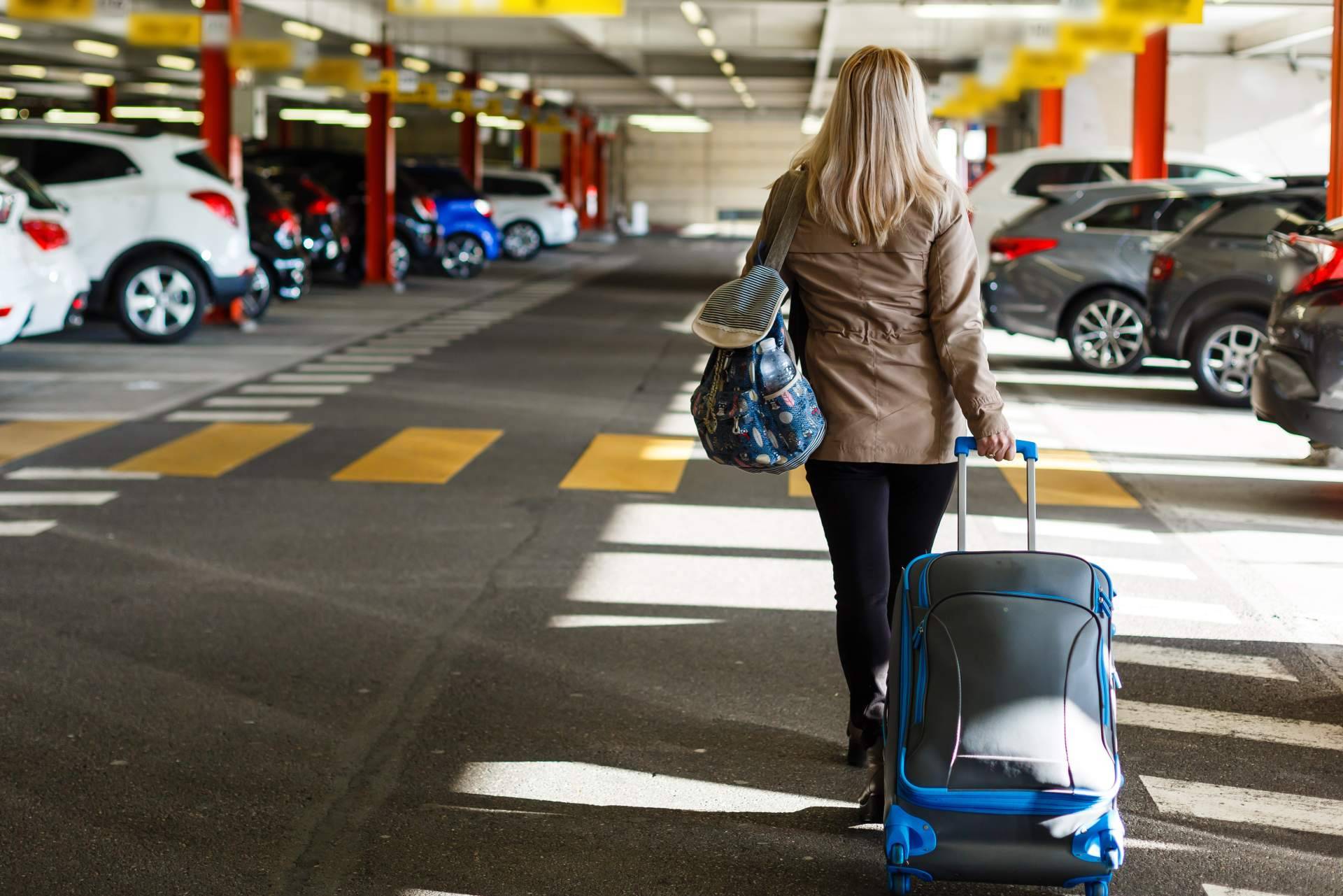 Aparcar en el Aeropuerto de Alicante; la solución de Aparcalo
