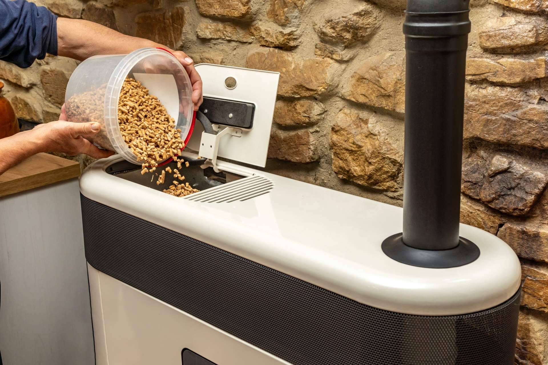 Estufas y Calderas Mudejar ofrece repuestos y accesorios para sistemas de calefacción de biomasa