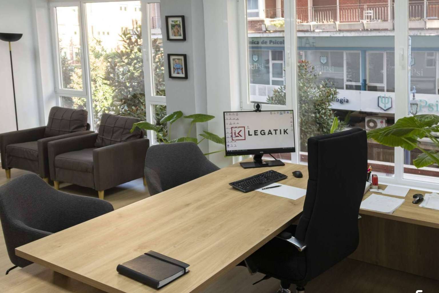 Legatik ofrece servicios de gestoria de empresa  a autonomos y pymes  en Talavera de la Reina