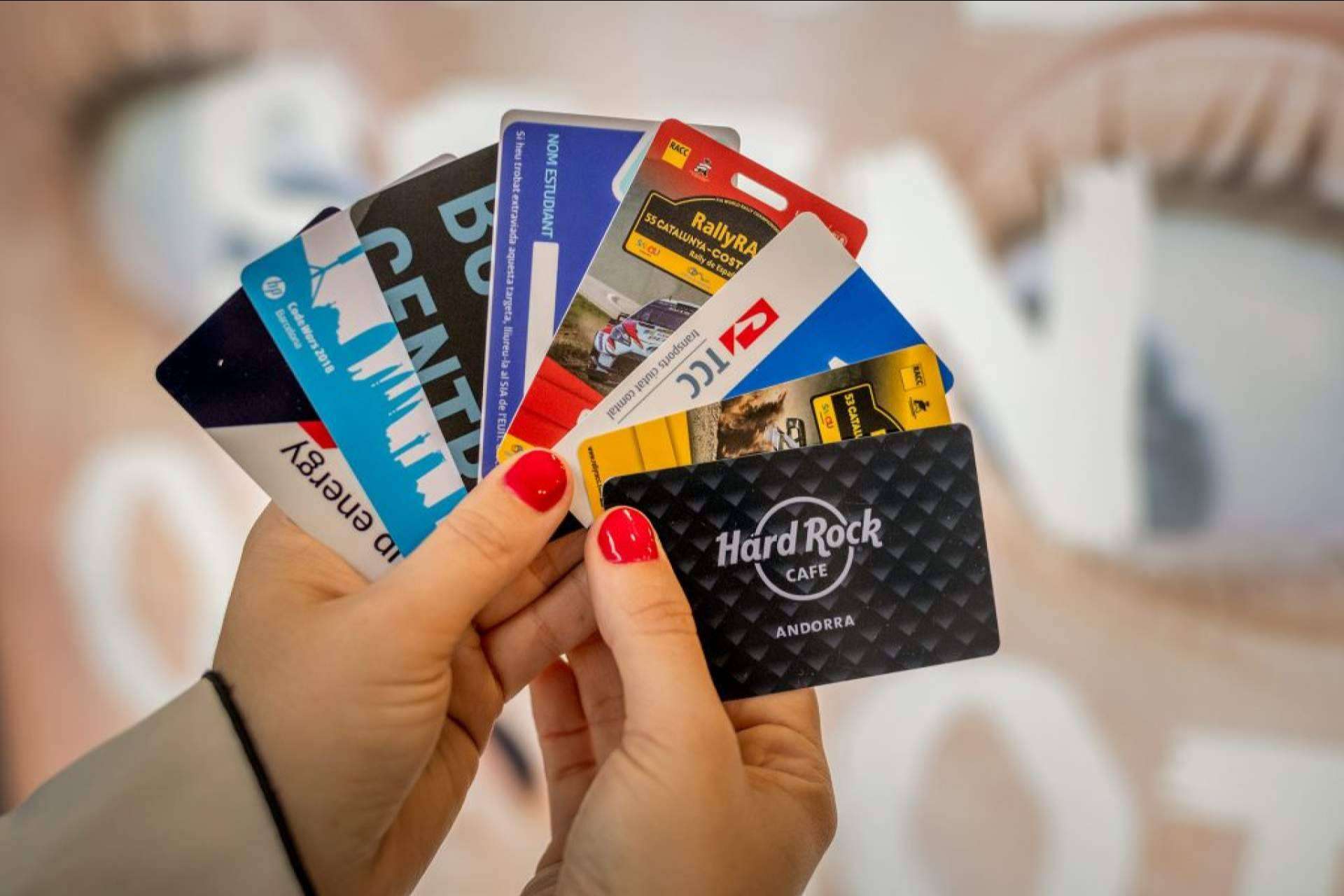 Innovación y precisión en el diseño e impresión de tarjetas PVC con la experiencia de Scasi