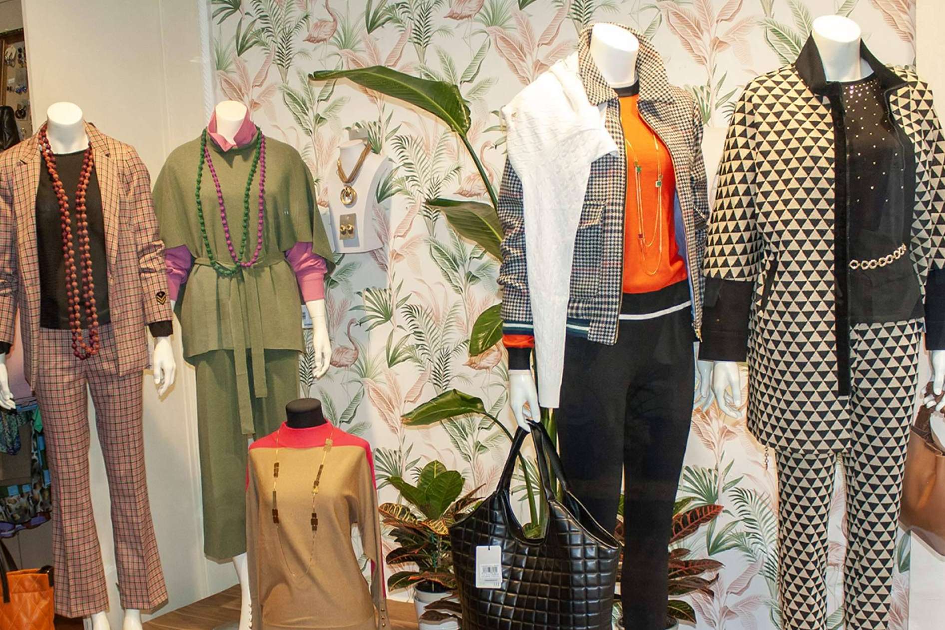 Enrique Pellejero celebra su 50 aniversario con las mejores marcas de moda y su sello propio