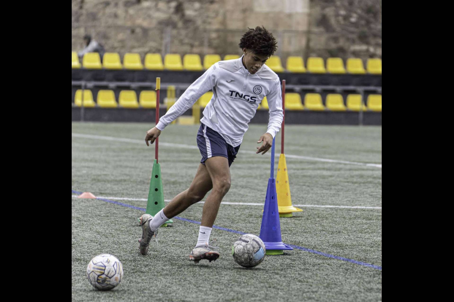 Taye Van Niekerk; de TNGS al fútbol profesional junto a Nacho Fernández y Aubameyang
