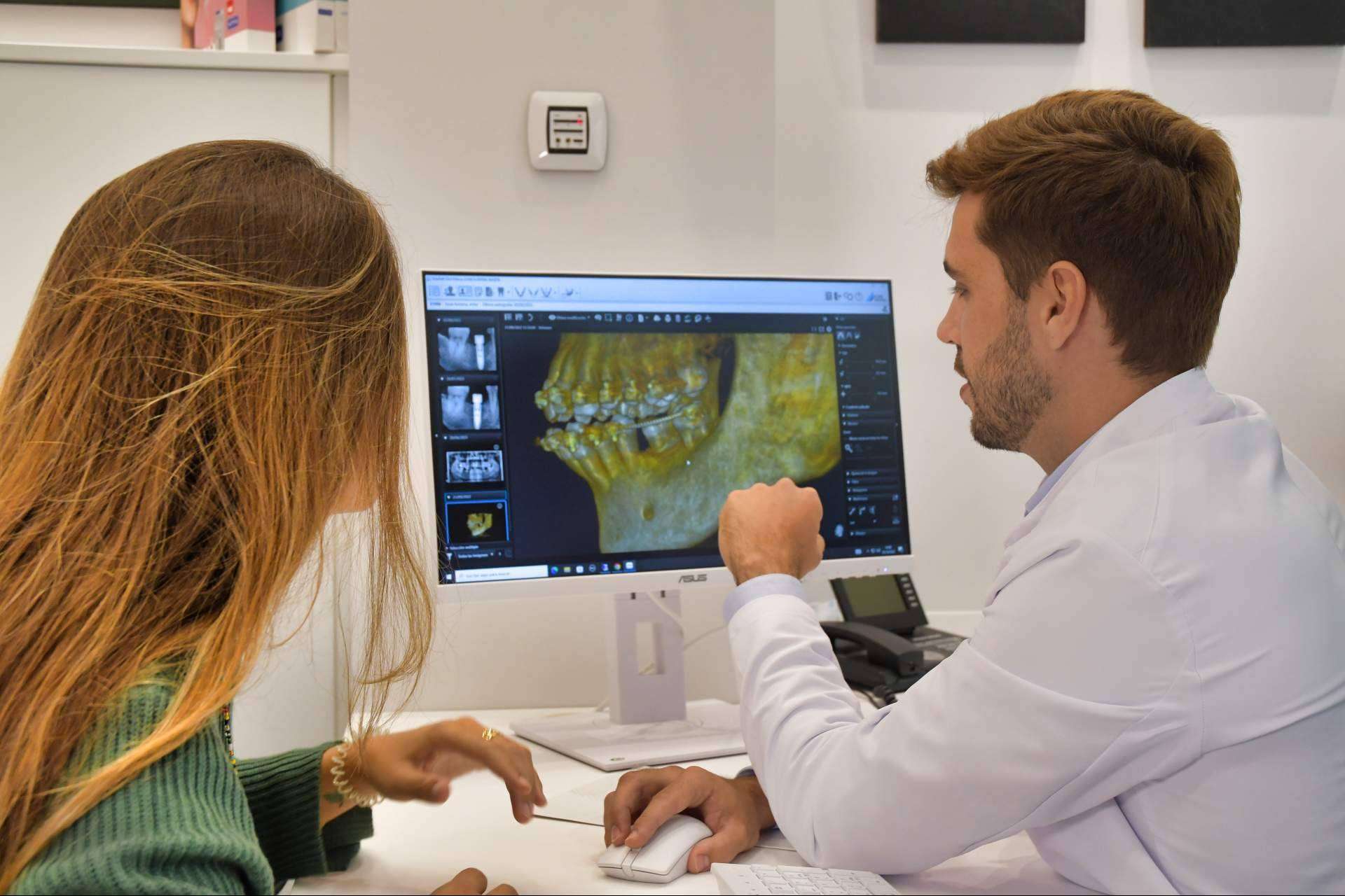 Lo último en implantes dentales en Gijón con Clíninca Ibaseta