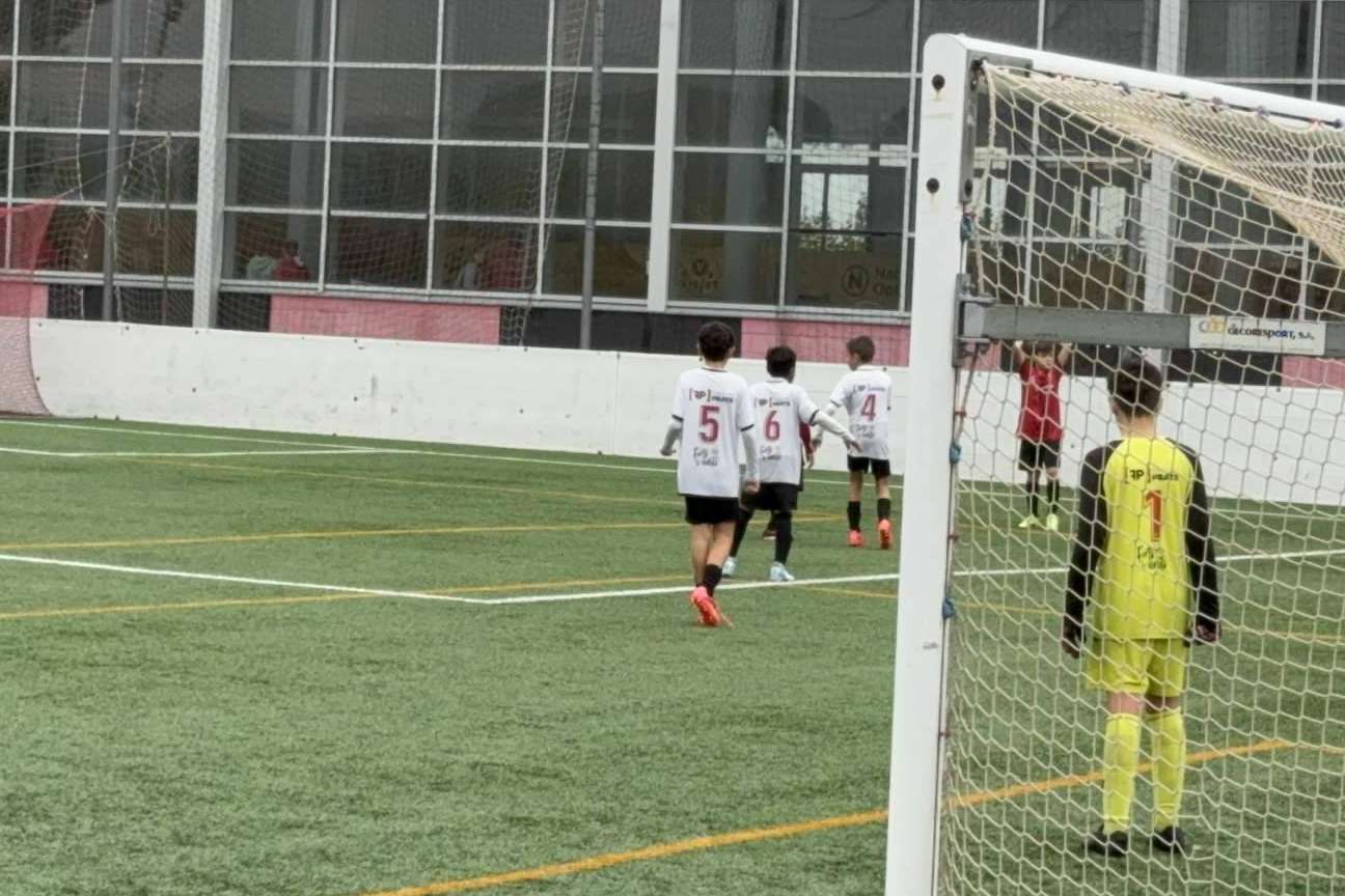 Dolors Zapata Rojas aborda el vínculo entre pantallas y autoestima en la infancia