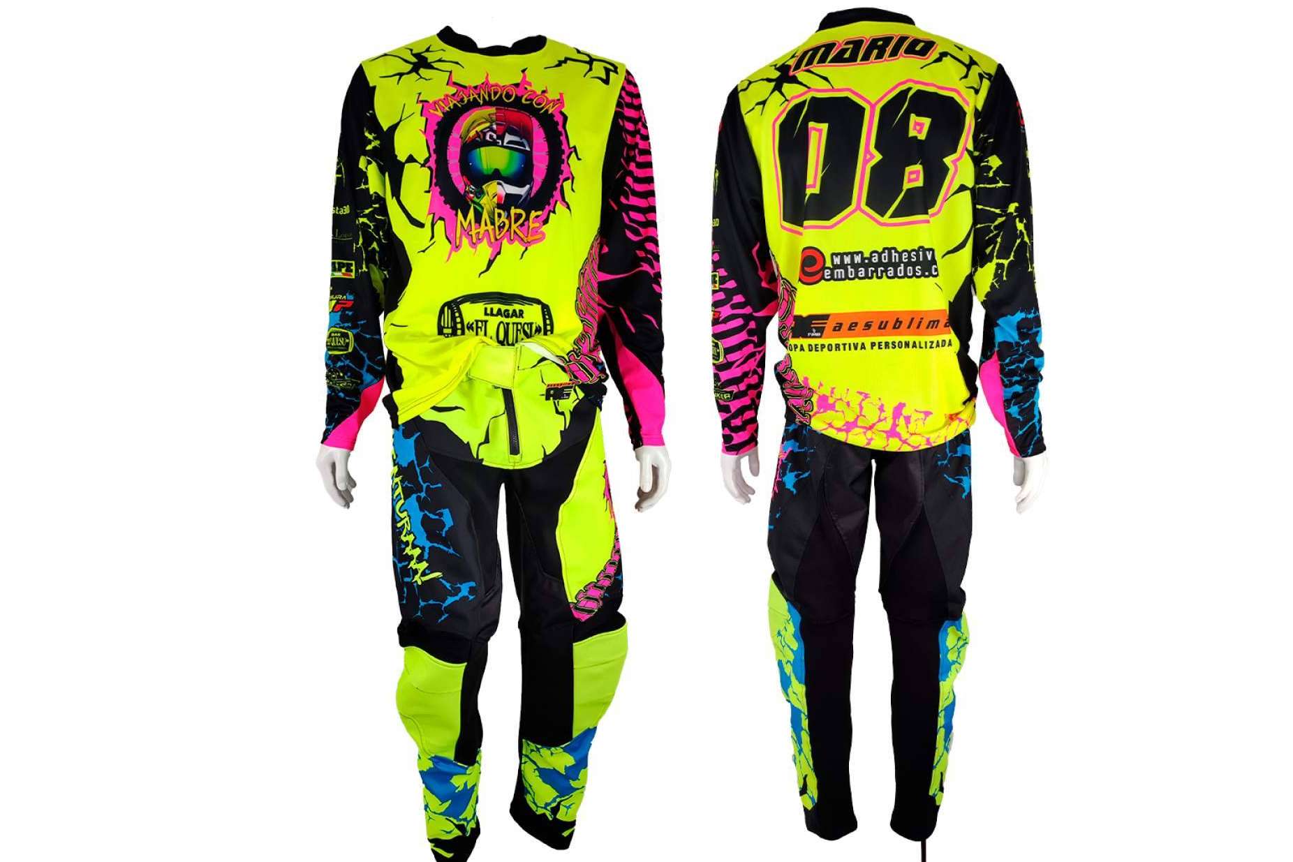 ADHESIVOSEMBARRADOS presenta equipaciones offroad personalizadas para la nueva temporada