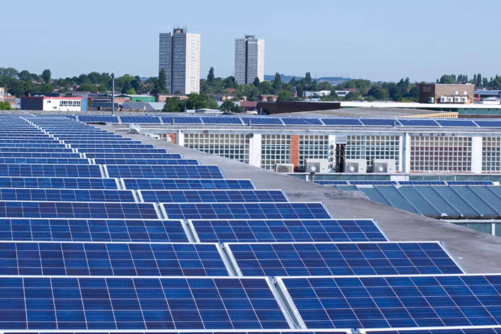 Cómo optimizar el consumo energético en empresas e industrias con estrategias eficaces
